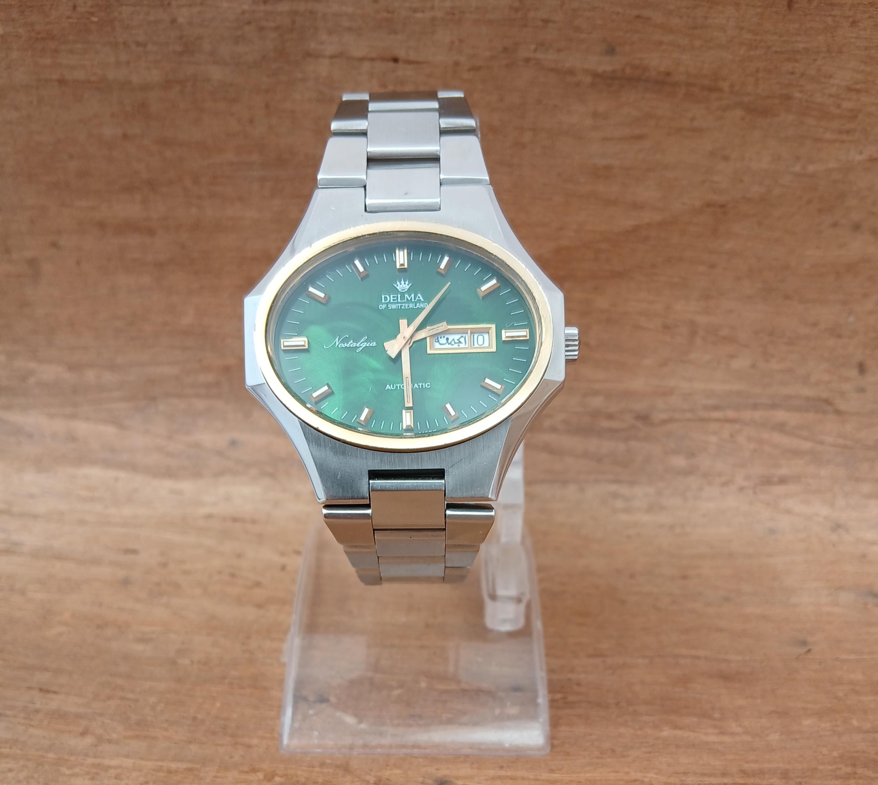 Delma Nostalgia Shimmer Greene & Greene Greene Malachite Quadrante Raro Orologio Automatico da Uomo in vendita 5