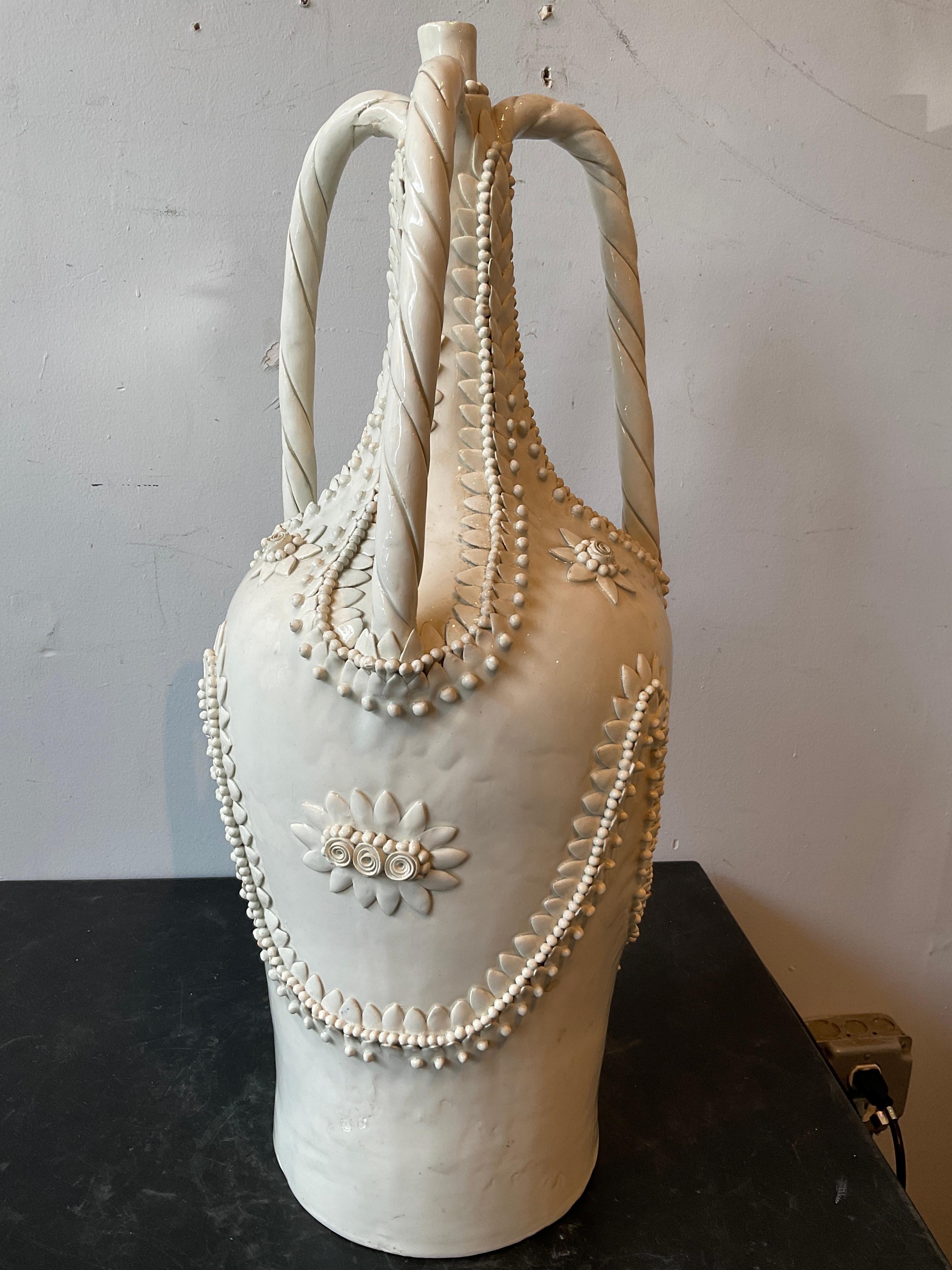 Delores De Murtas Base de Lámpara de Cerámica Blanca Floral en venta 2