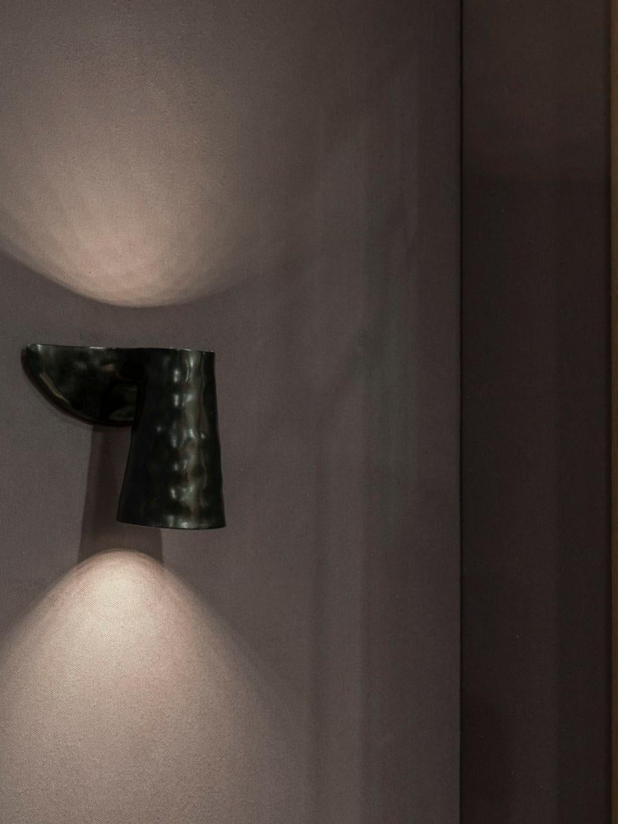 DELOS-Wandleuchter aus Bronze von Stephanie Balini (Minimalistisch) im Angebot