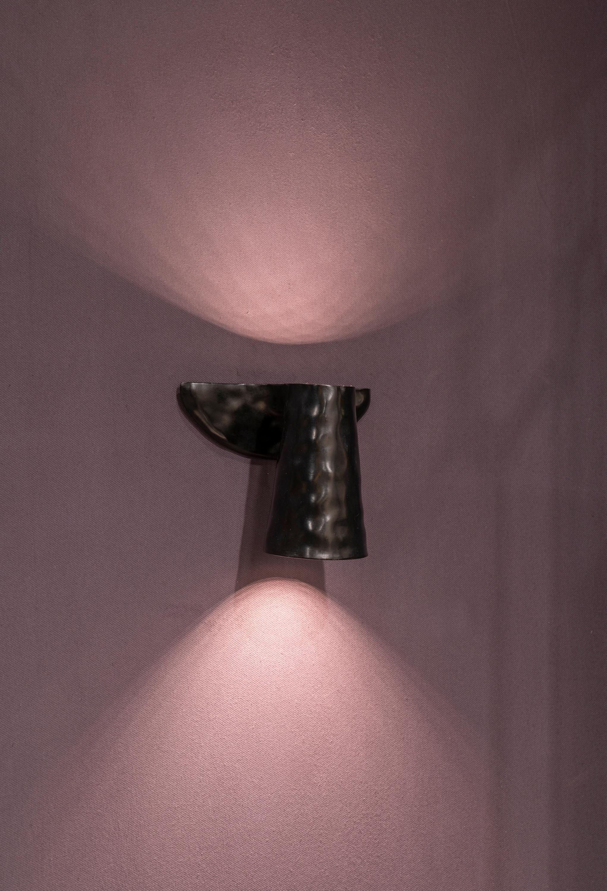 DELOS-Wandleuchter aus Bronze von Stephanie Balini (Französisch) im Angebot