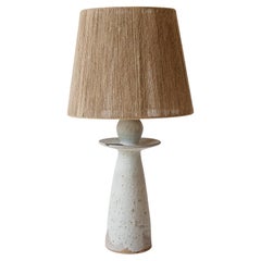 Lámpara de sobremesa de cerámica mate crema blanca Delphe by Grès Éditions