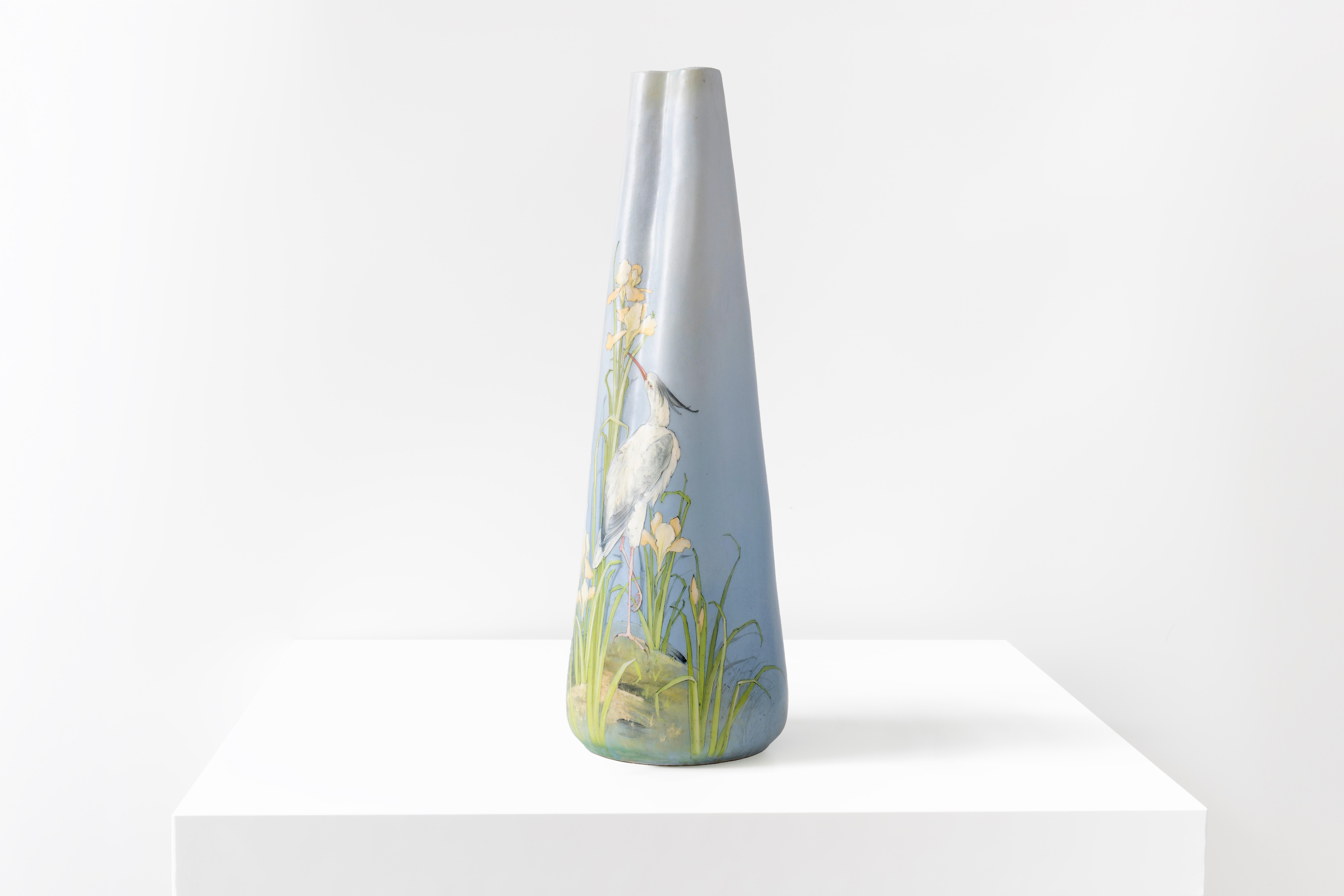Francese Delphin Massier Vaso alto del XIX secolo in ceramica blu e smalti Design francese in vendita