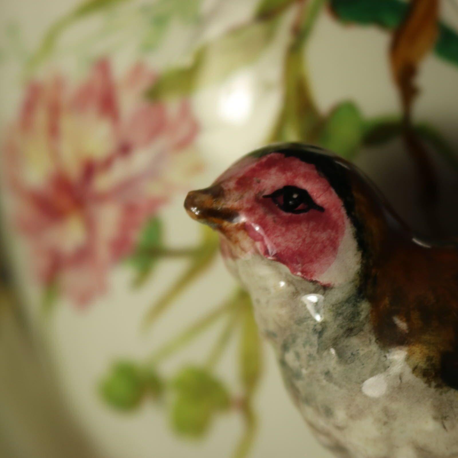 Delphin Massier Jarrón de mayólica con pájaros sobre bambú en venta 12