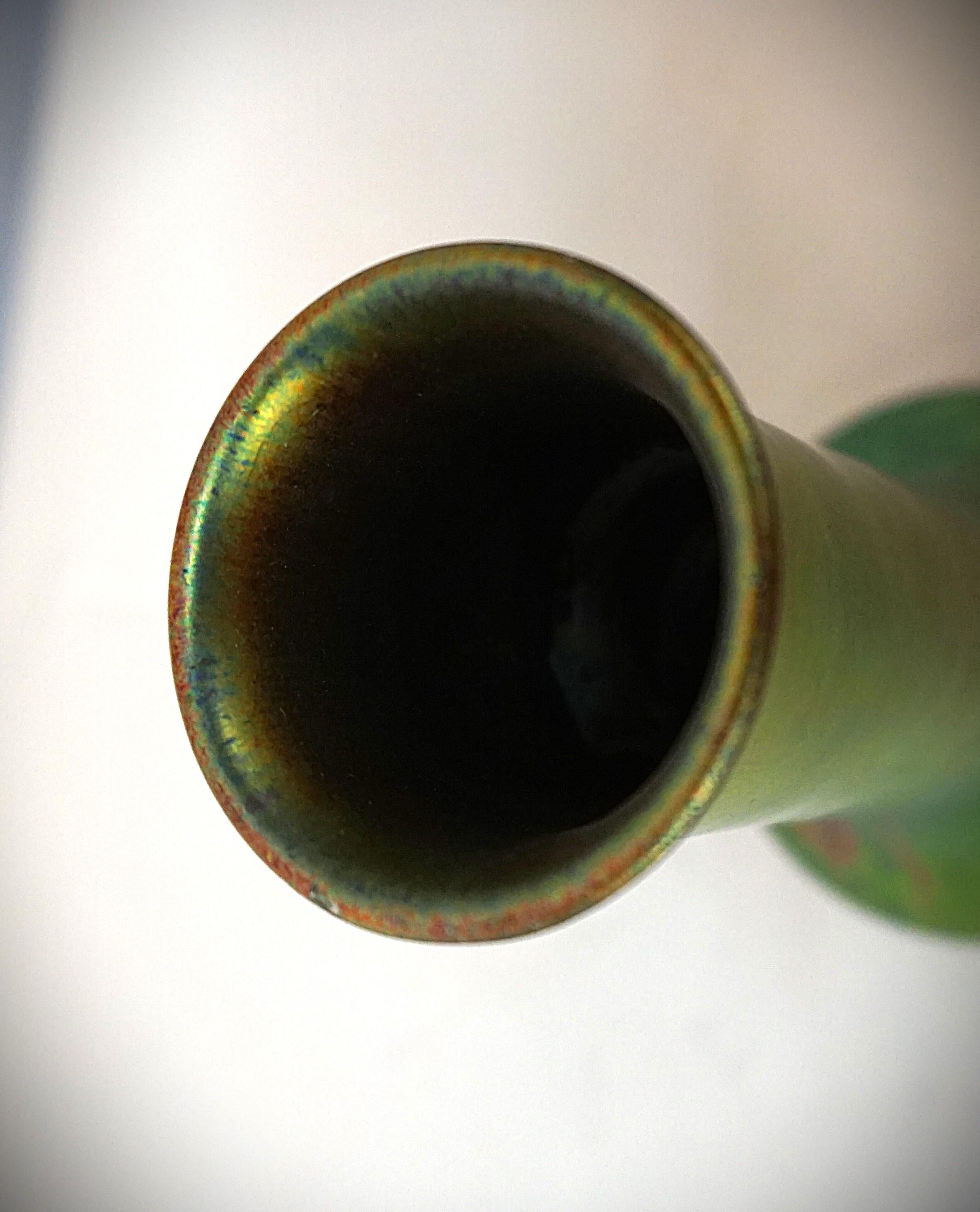 Vase en céramique émaillée lustrée de style Delphin Massier 1