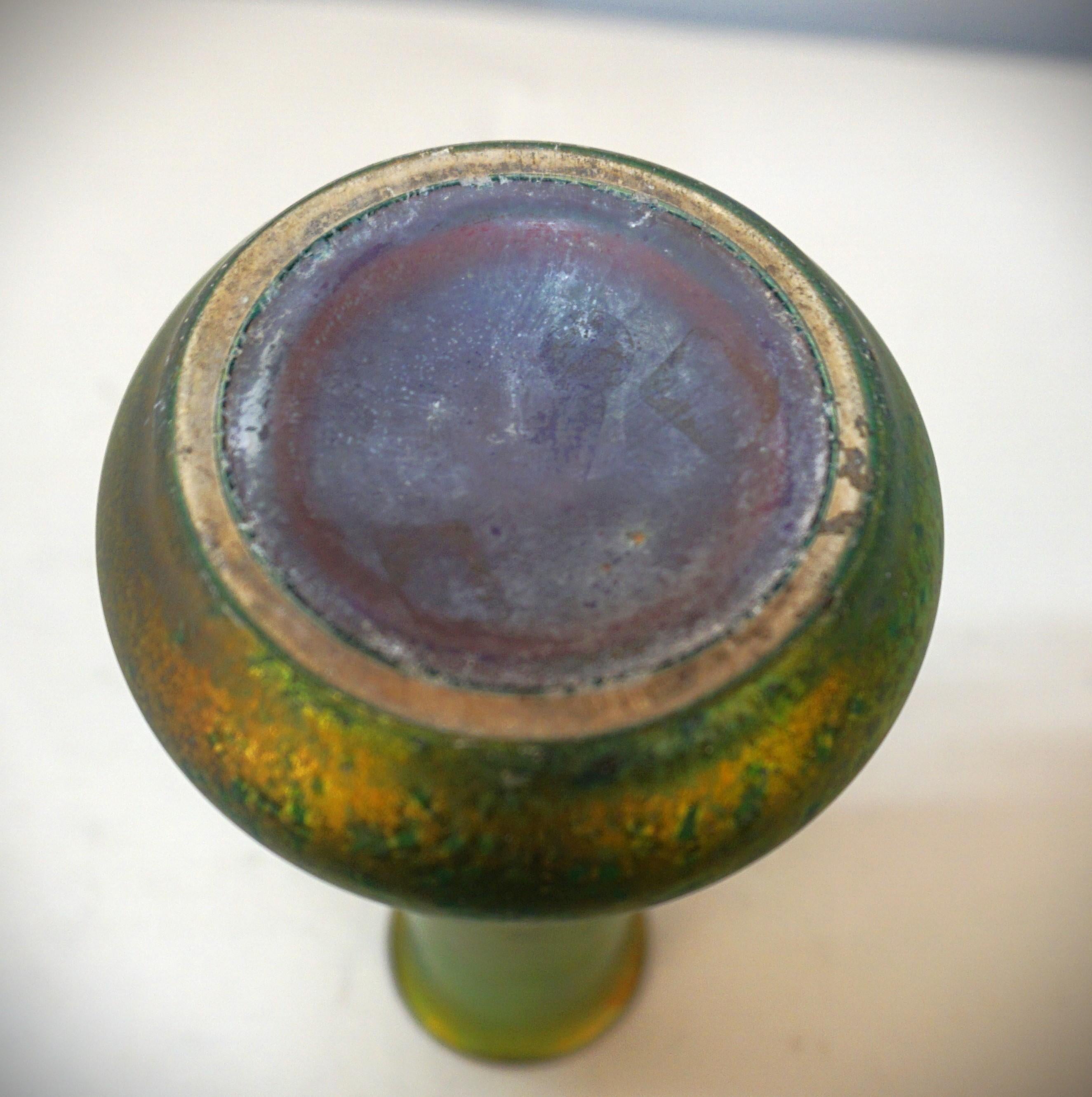 Vase en céramique émaillée lustrée de style Delphin Massier 2
