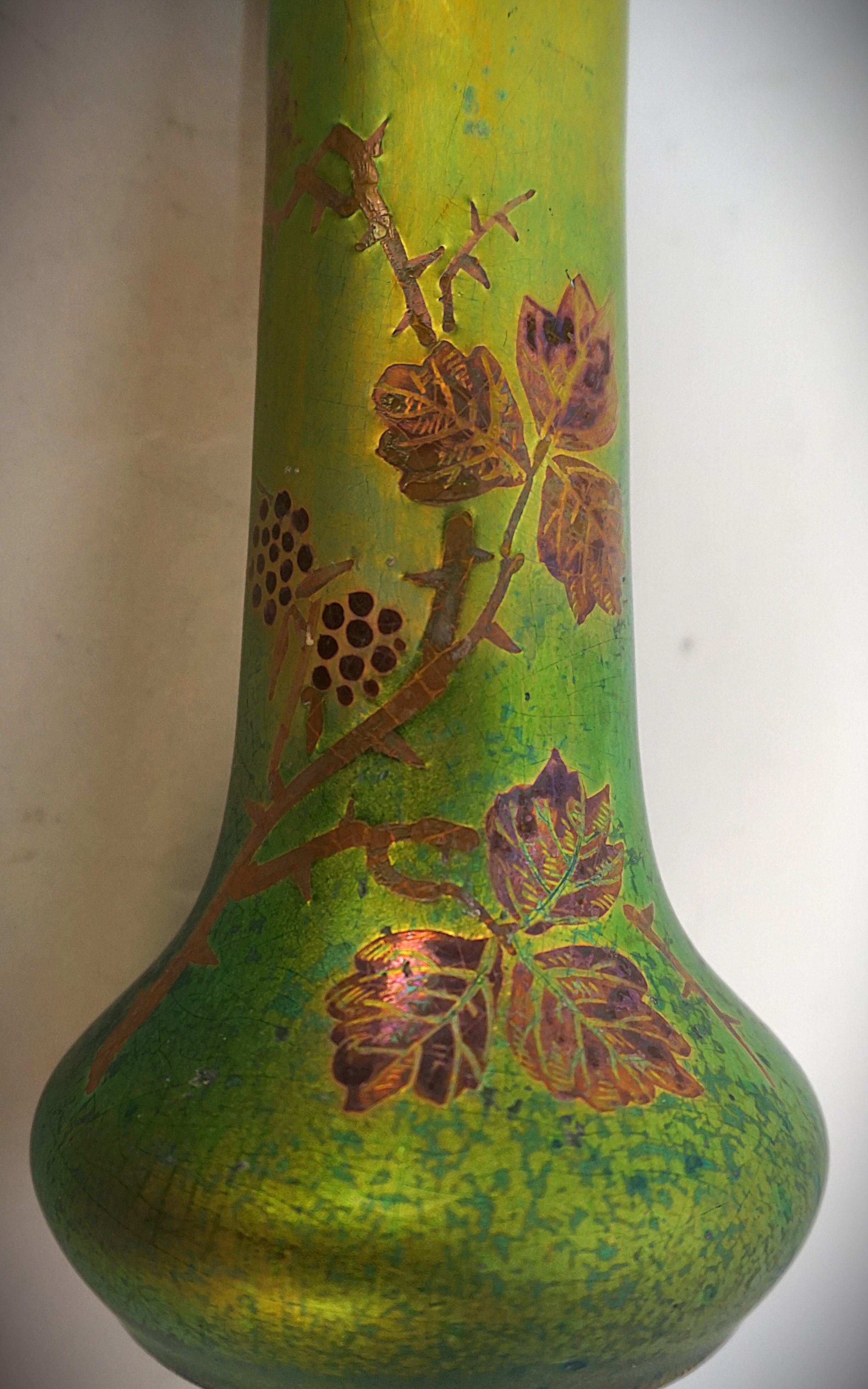Vase en céramique émaillée lustrée de style Delphin Massier 3