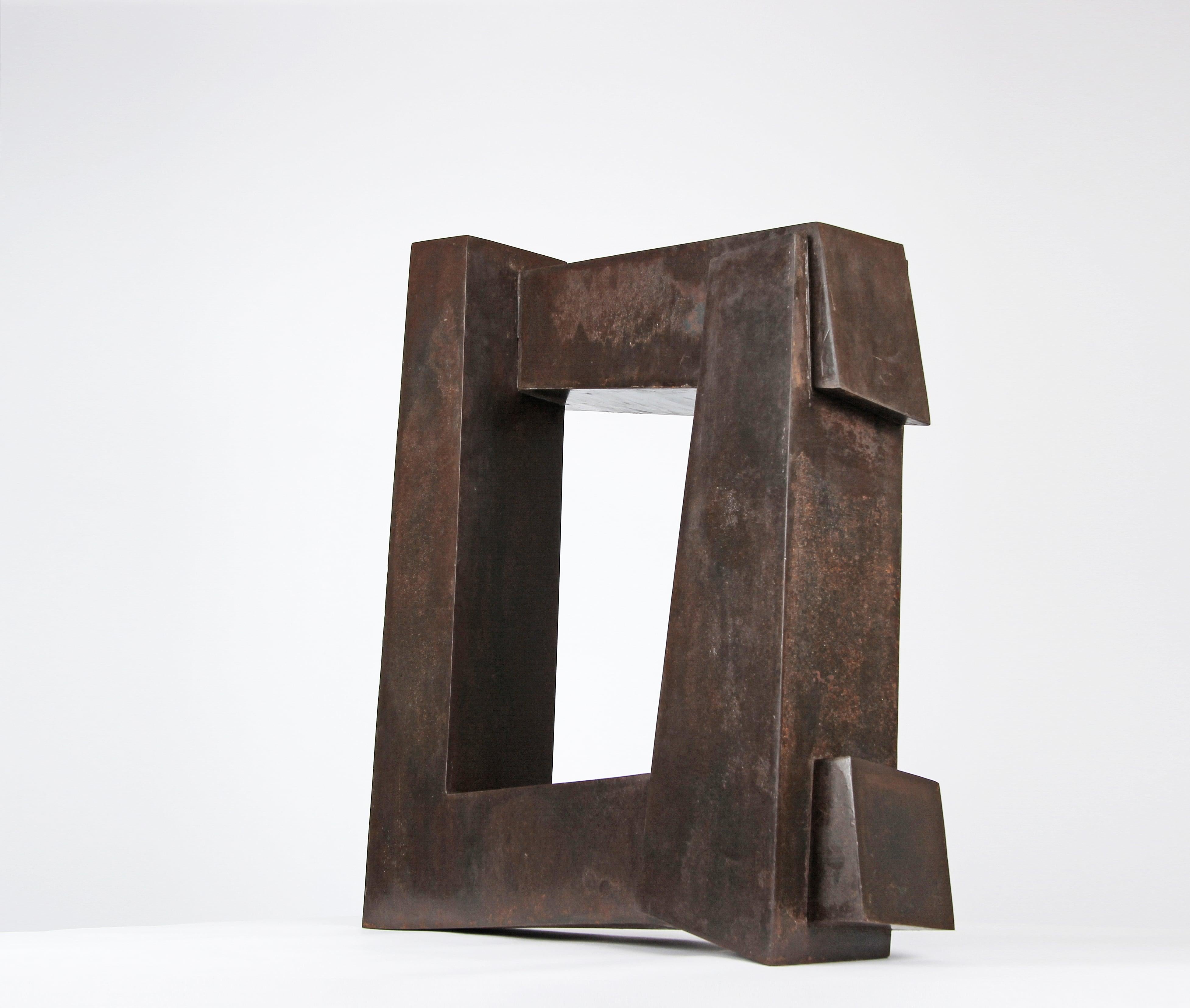 Arch II von Delphine Brabant – Abstrakte Stahlskulptur, einzigartiges Werk im Angebot 3