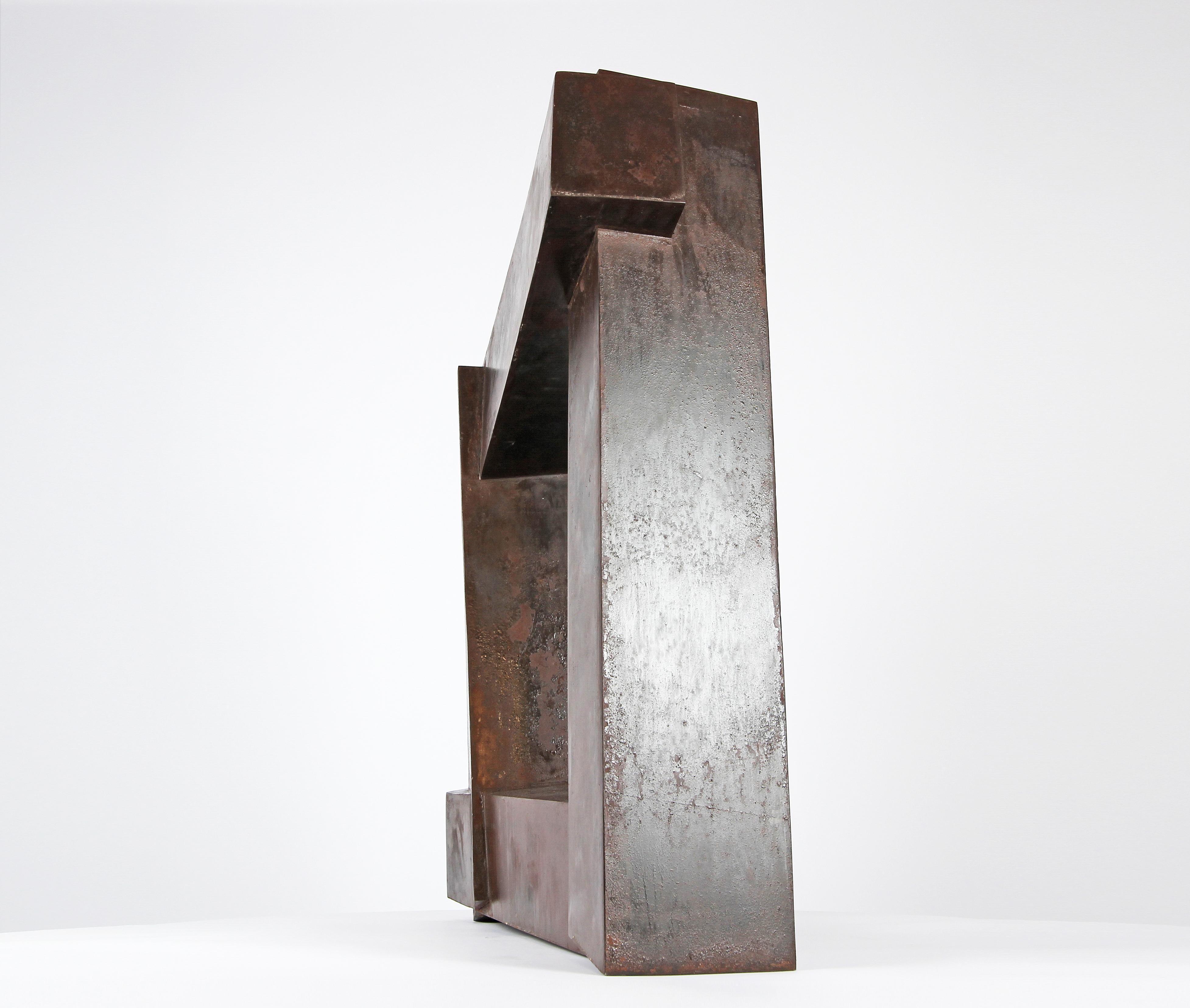 Sculpture abstraite en acier Arch II de Delphine Brabant, œuvre unique en vente 6