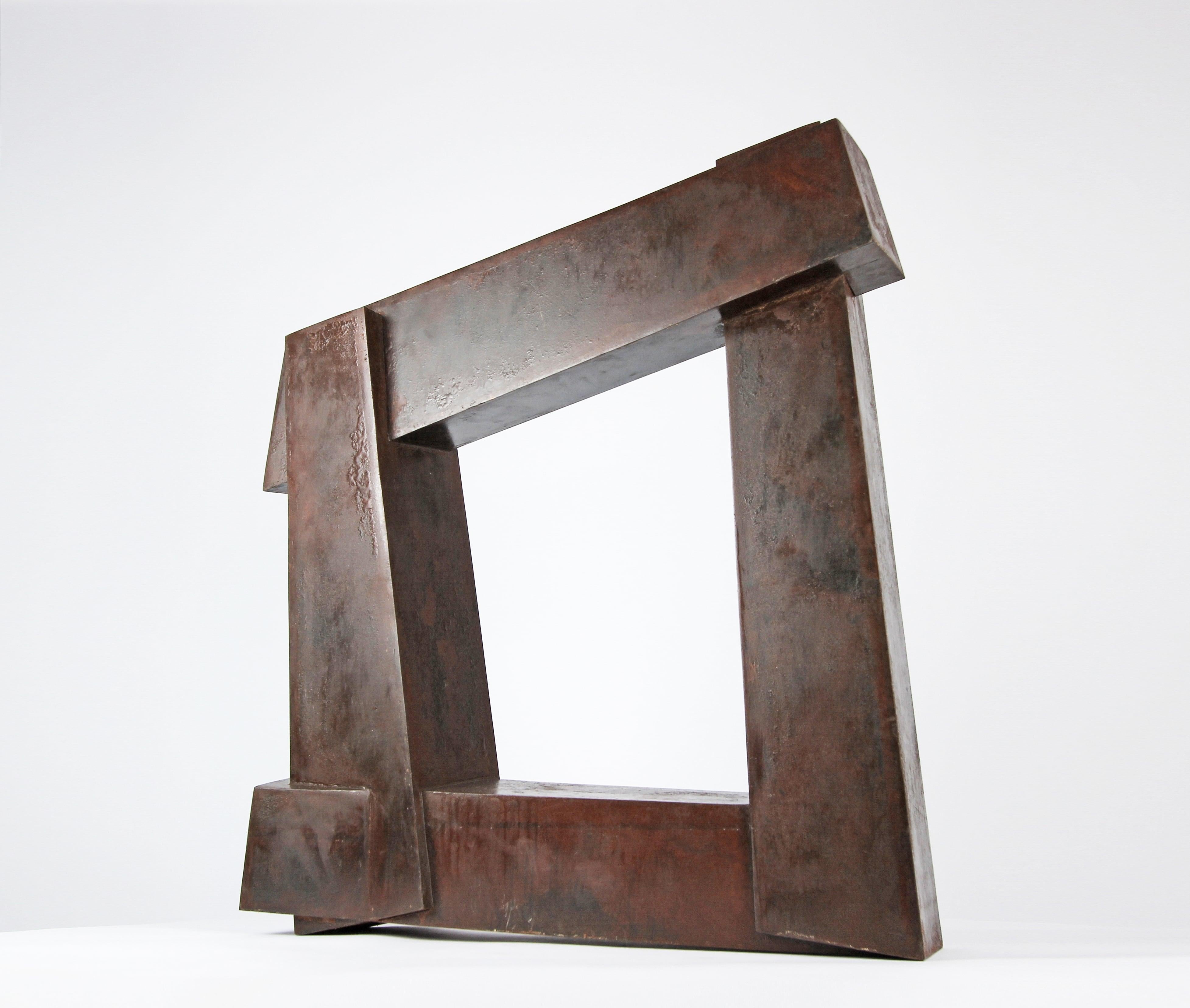 Arch II is a one-off steel sculpture by French contemporary artist Delphine Brabant from the series "Variation".
In this series the artist produces a succession of variations around a simple form, an arch, experimenting with the different ways of