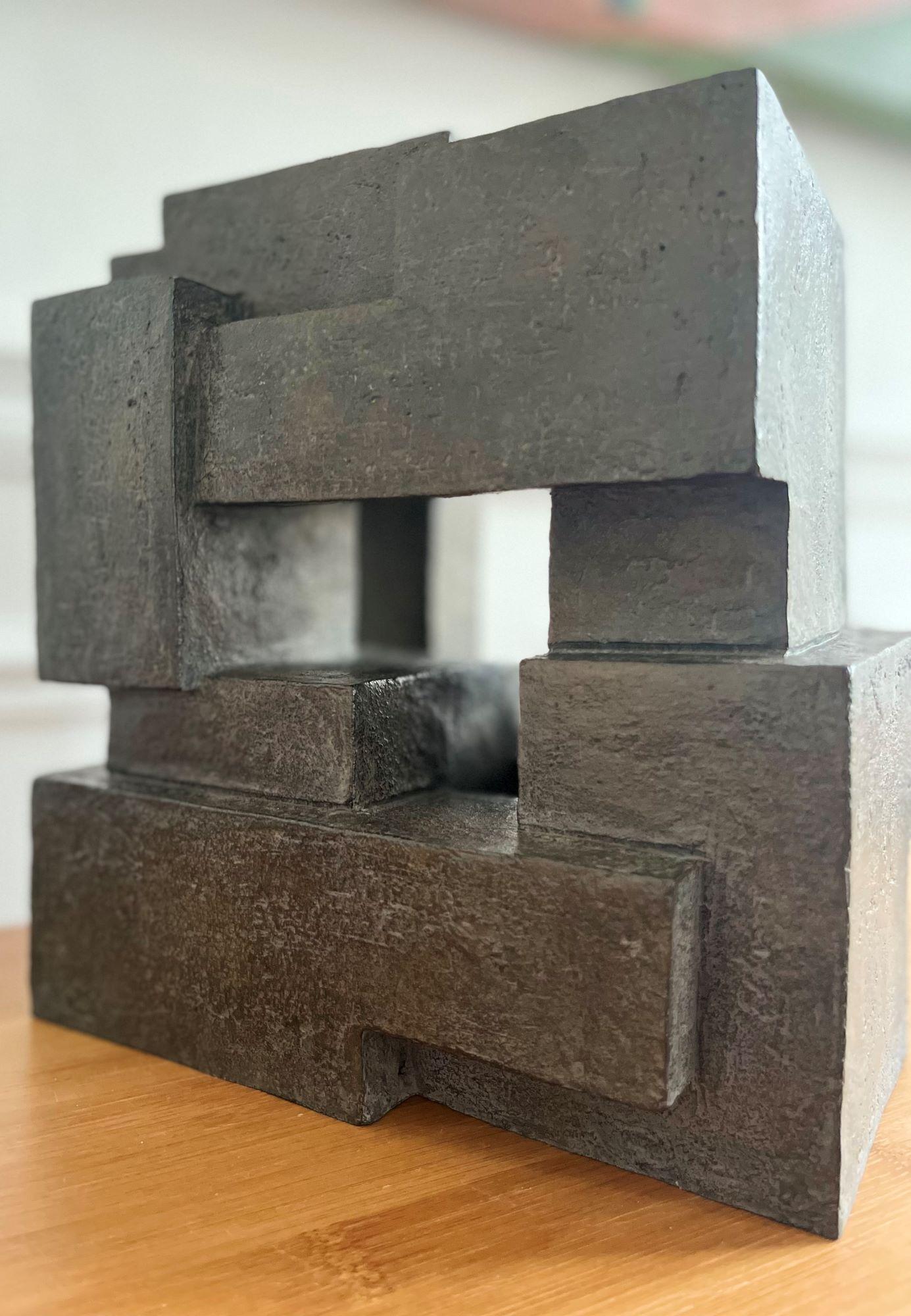 Block VIII di Delphine Brabant - Scultura astratta in bronzo, geometrica, nera 10
