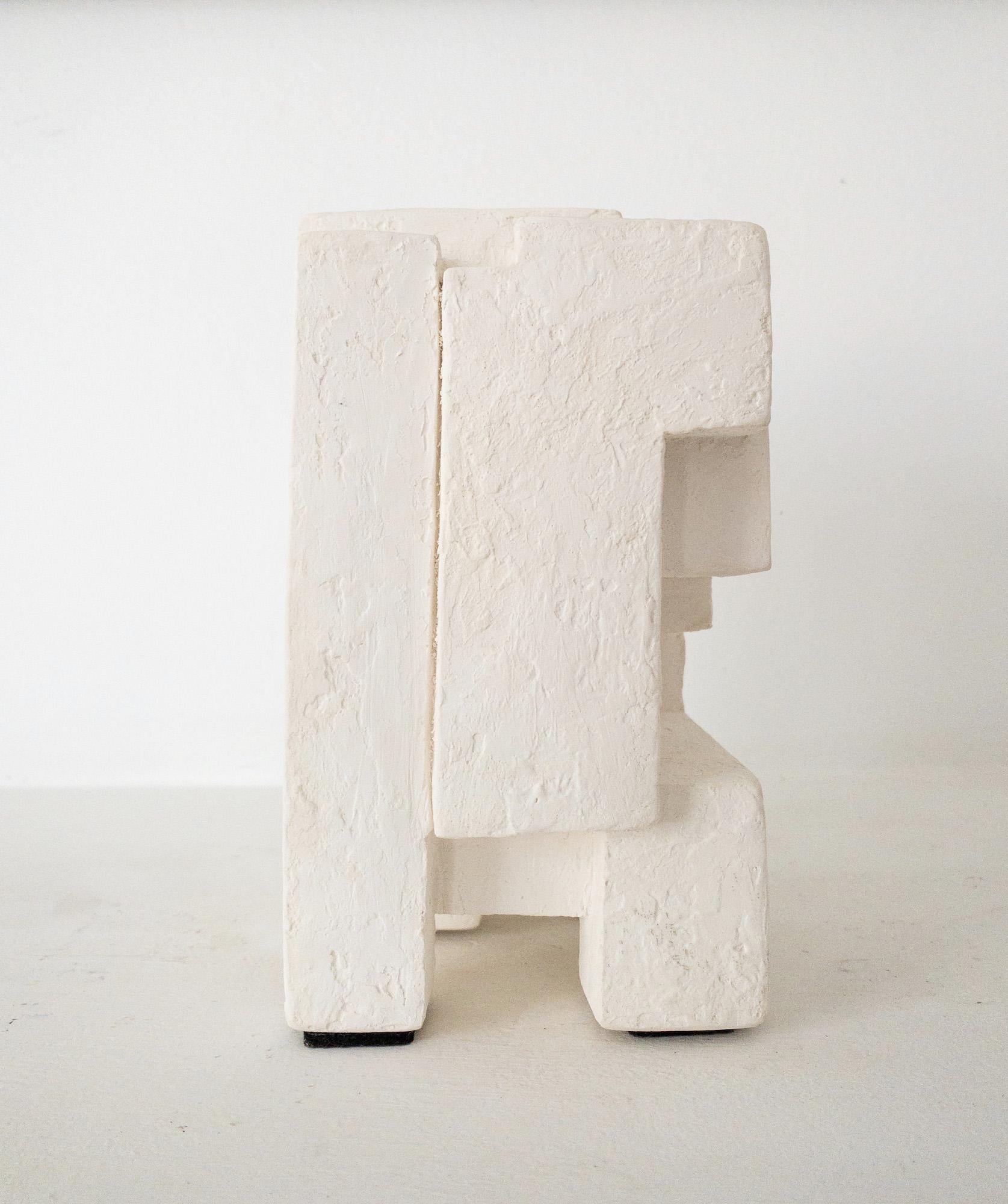 Block XI by Delphine Brabant - Abstract geometric sculpture, plaster, balance en venta 10