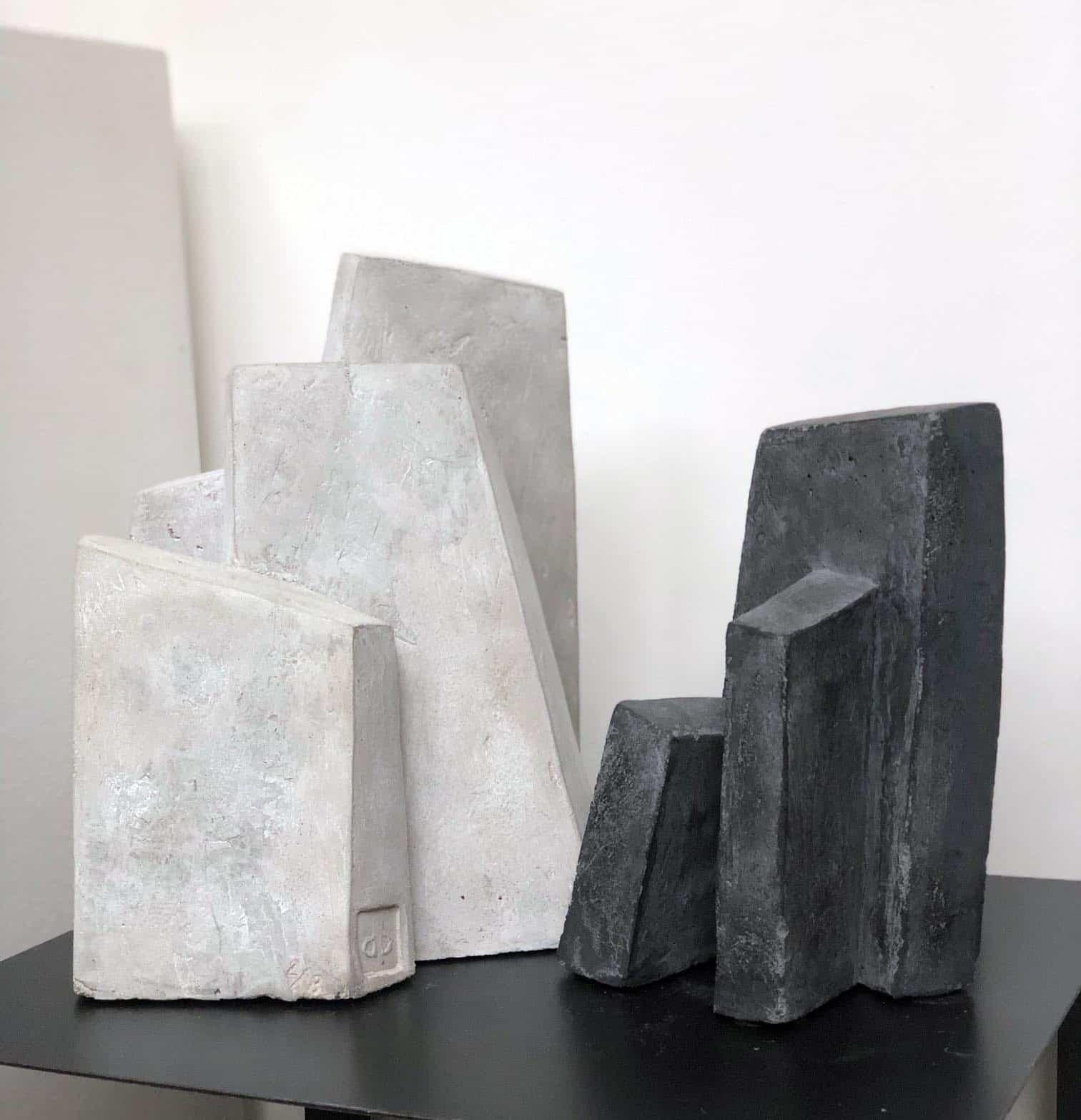 Fragment par Delphine Brabant - Sculpture géométrique abstraite, noir et blanc en vente 3