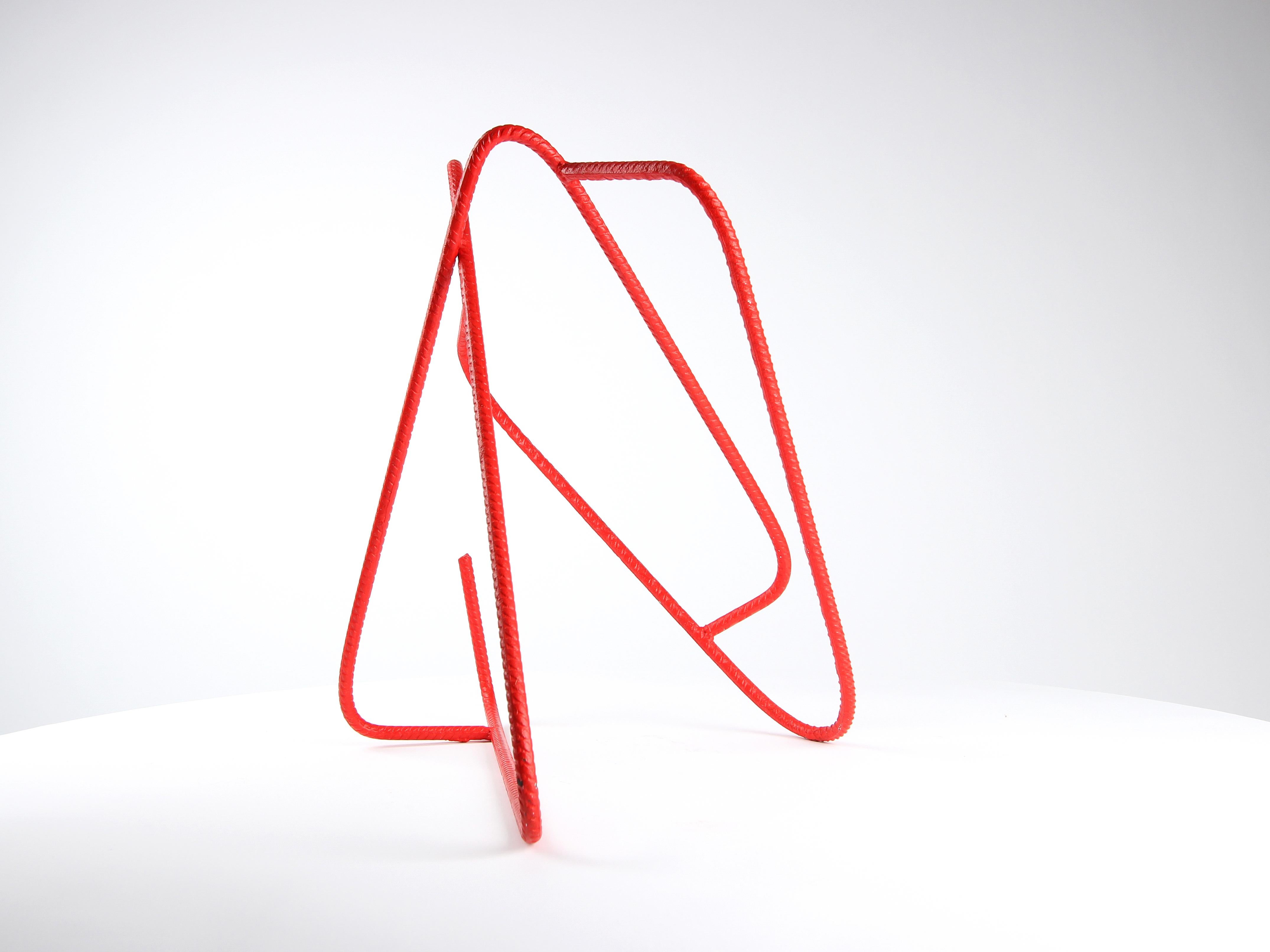 Tri-Angle by Delphine Brabant - Abstract geometric painted steel sculpture For Sale 4