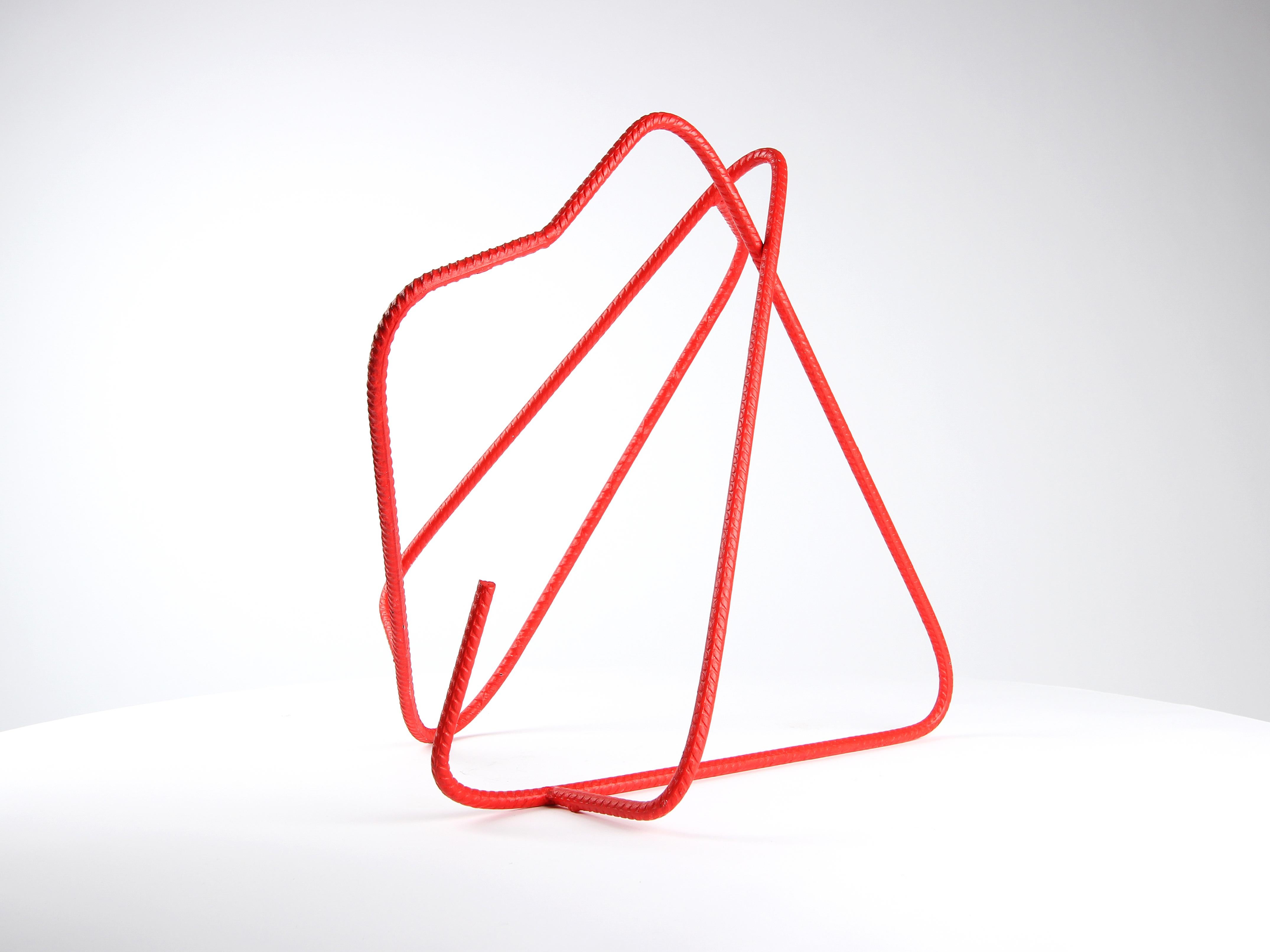 Tri-Angle by Delphine Brabant - Abstract geometric painted steel sculpture For Sale 5