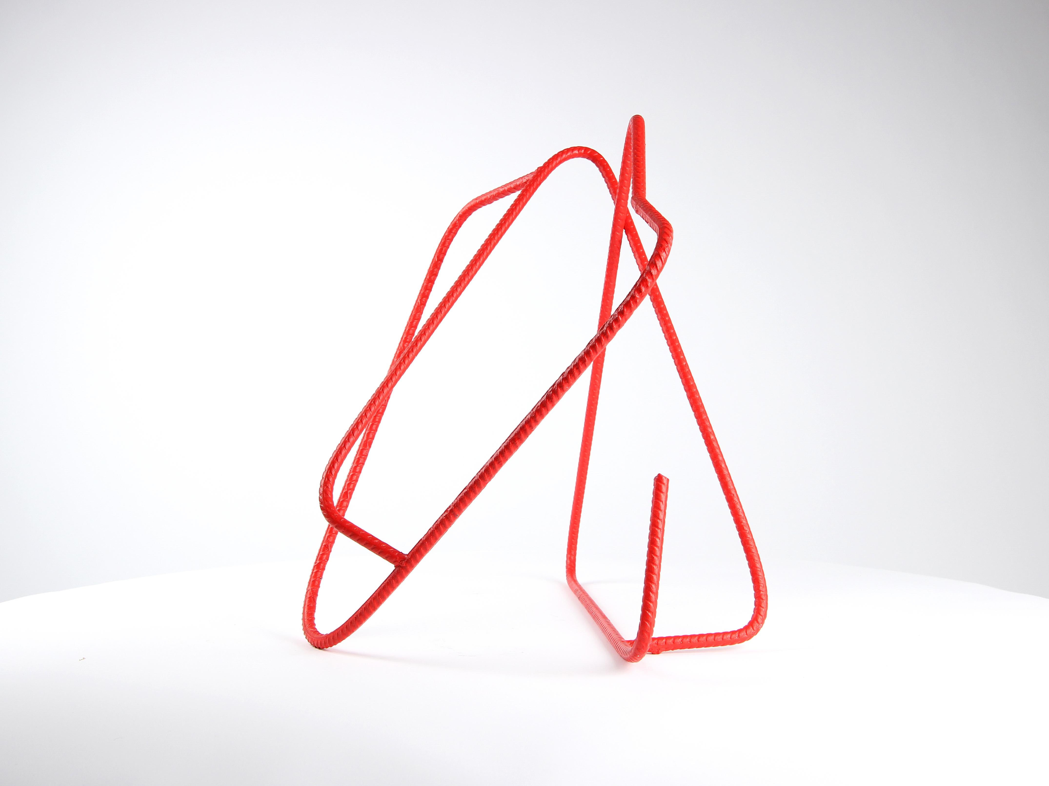 Tri-Angle by Delphine Brabant - Abstract geometric painted steel sculpture For Sale 6