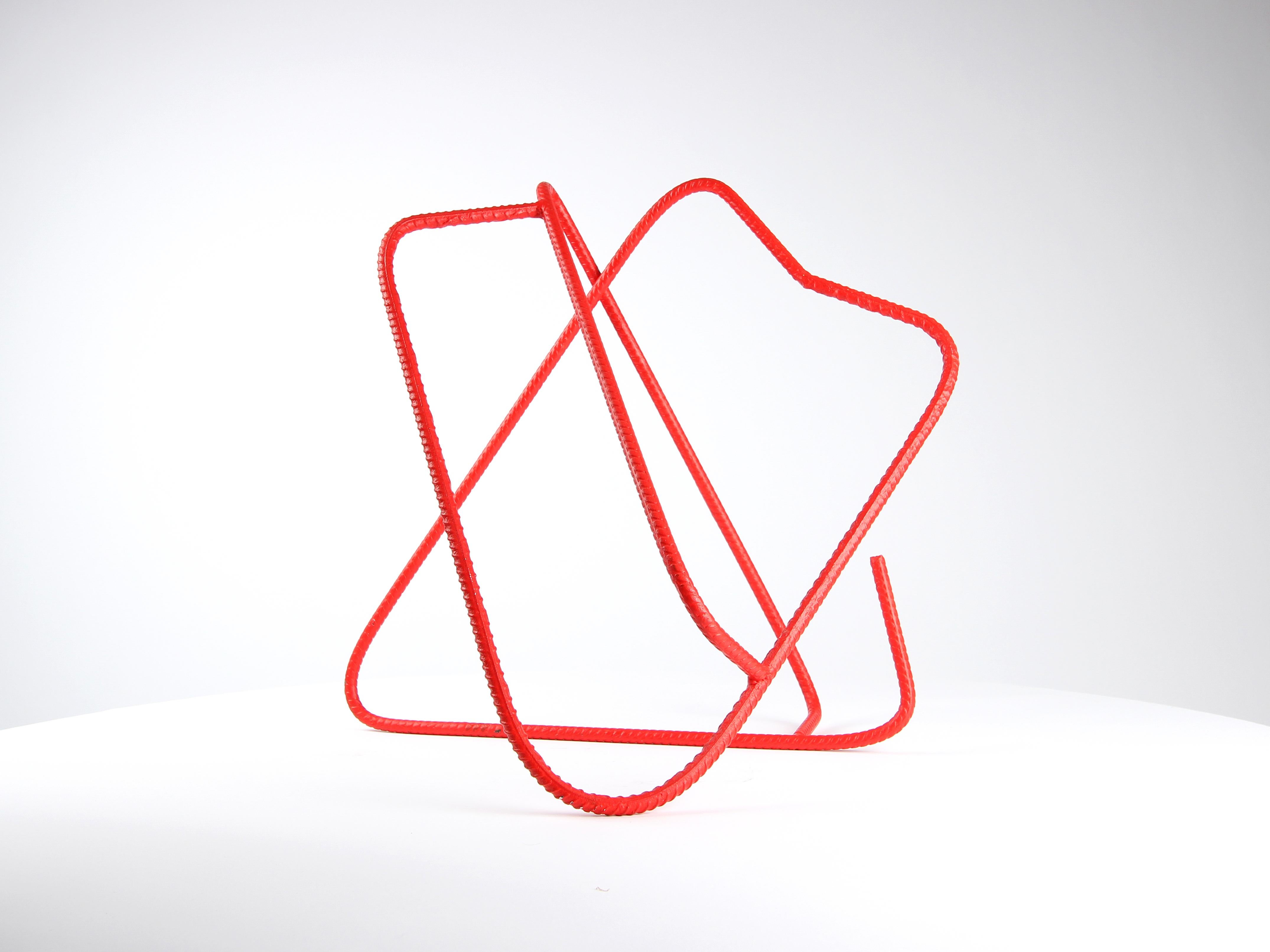 Tri-Angle by Delphine Brabant - Abstract geometric painted steel sculpture For Sale 7