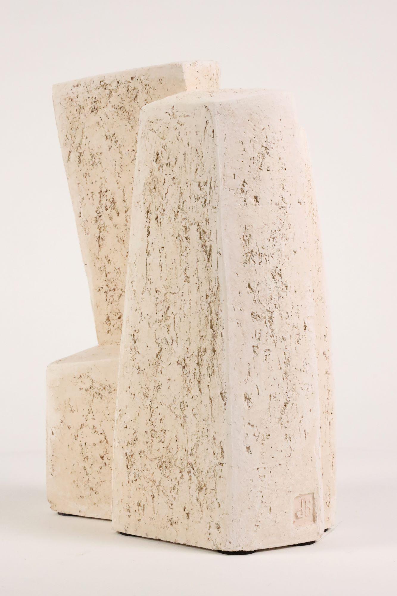 Union V de Delphine Brabant - Sculpture géométrique abstraite, terre cuite, blanche en vente 4