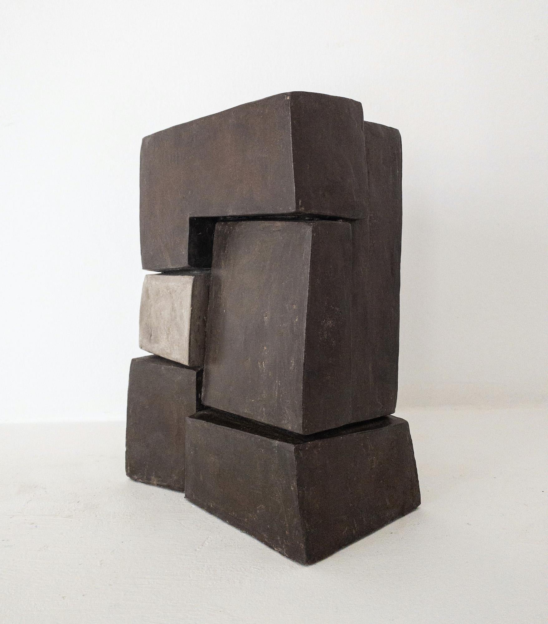 Unity II by Delphine Brabant - Abstract geometric sculpture, terracotta, brown im Angebot 3