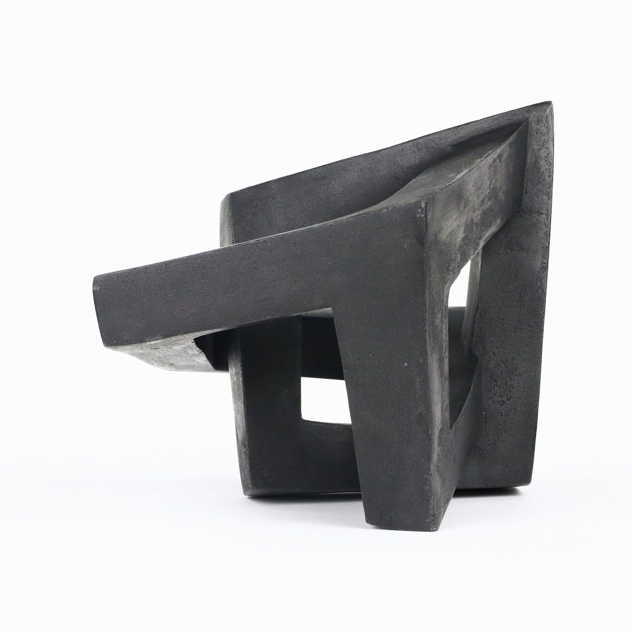Variation III de Delphine Brabant - Sculpture géométrique abstraite en résine en vente 2