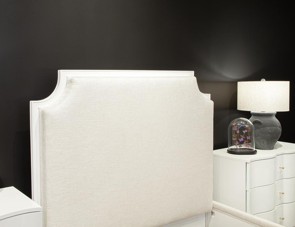 Américain Cadre de lit Queen Size de Delphine par Baker Furniture en vente