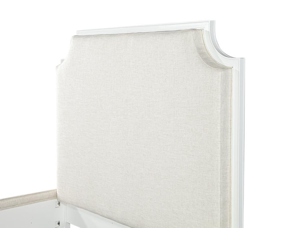 XXIe siècle et contemporain Cadre de lit Queen Size de Delphine par Baker Furniture en vente