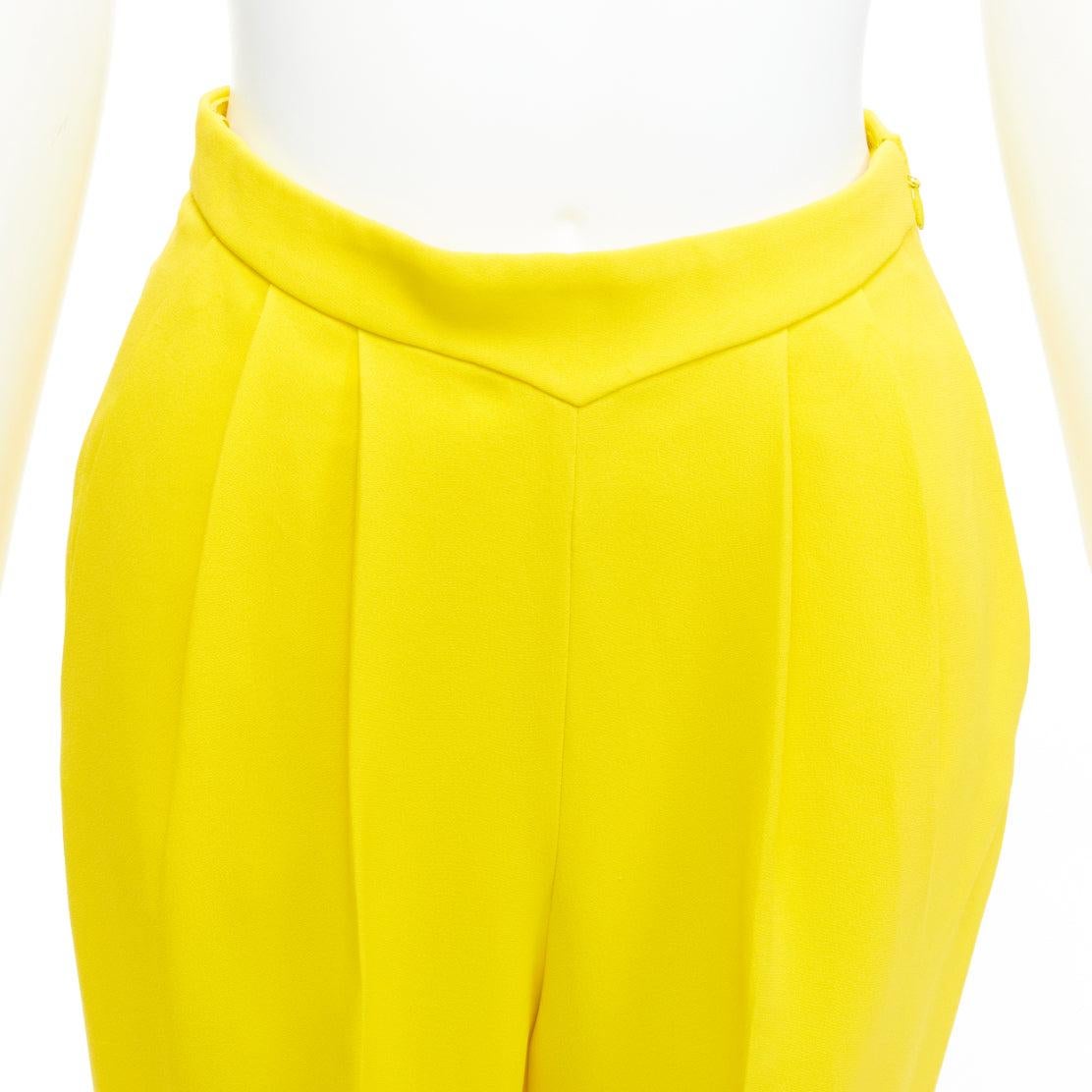 DELPOZO yellow viscose blend high V waistband harem pants FR36 S
Reference: LNKO/A02282
Brand: Delpozo
Material: Viscose, Blend
Color: Yellow
Pattern: Solid
Closure: Zip
Extra Details: Side zip.
Made in: Spain

CONDITION:
Condition: Very good, this