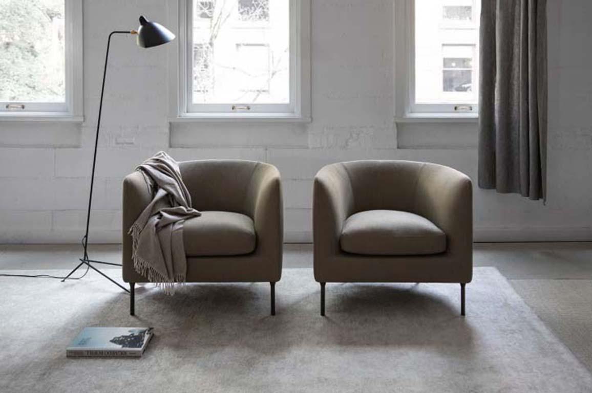 The Delta club chair are fresh seating options that are sculptural on their own yet versatile enough to work in any combined setting.

Additional information:
- Dimensions: D. 70 x W. 83 x H. 70 cm. 

Delta brown club chair, by Niels Bendtsen