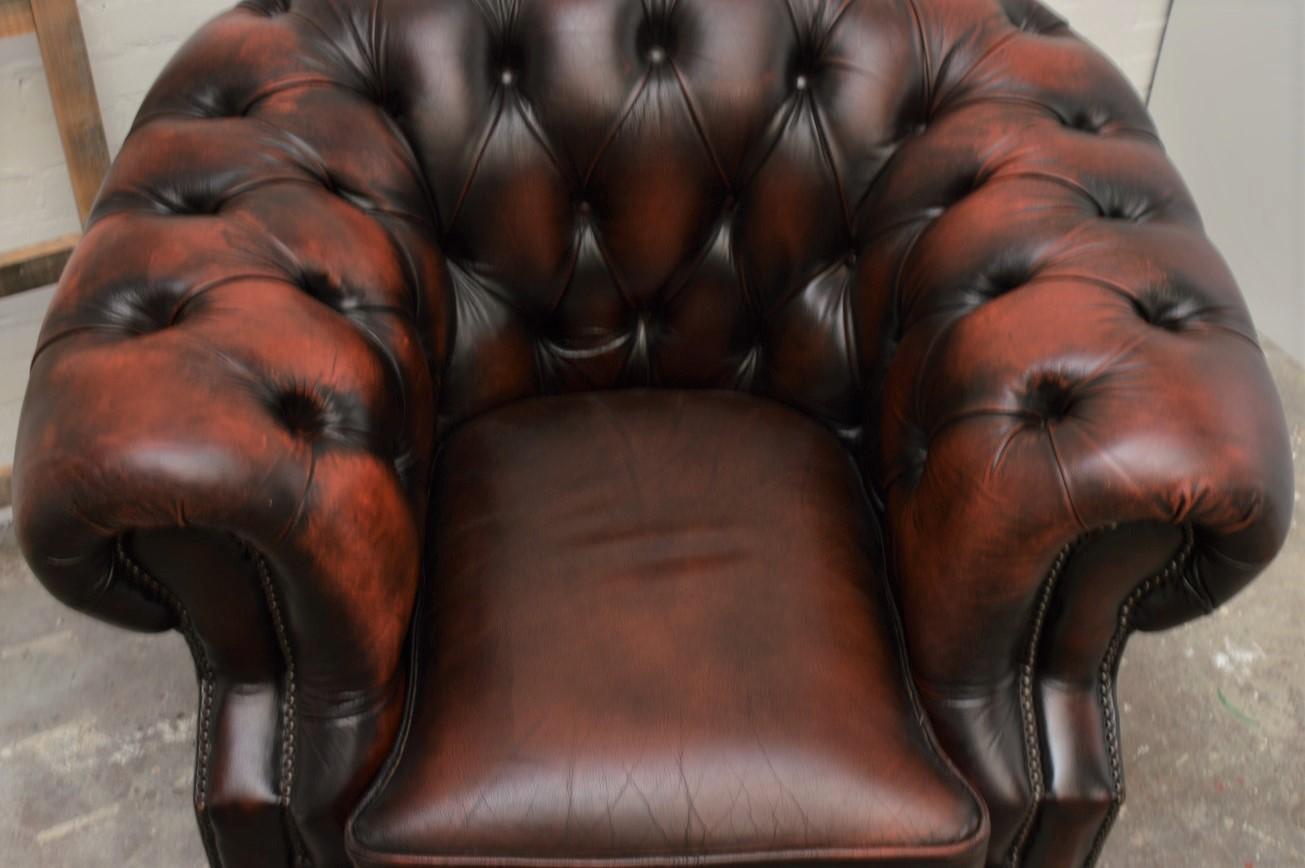 Delta Chesterfield Lowback Chair Mayfair, 1992 For Sale 4