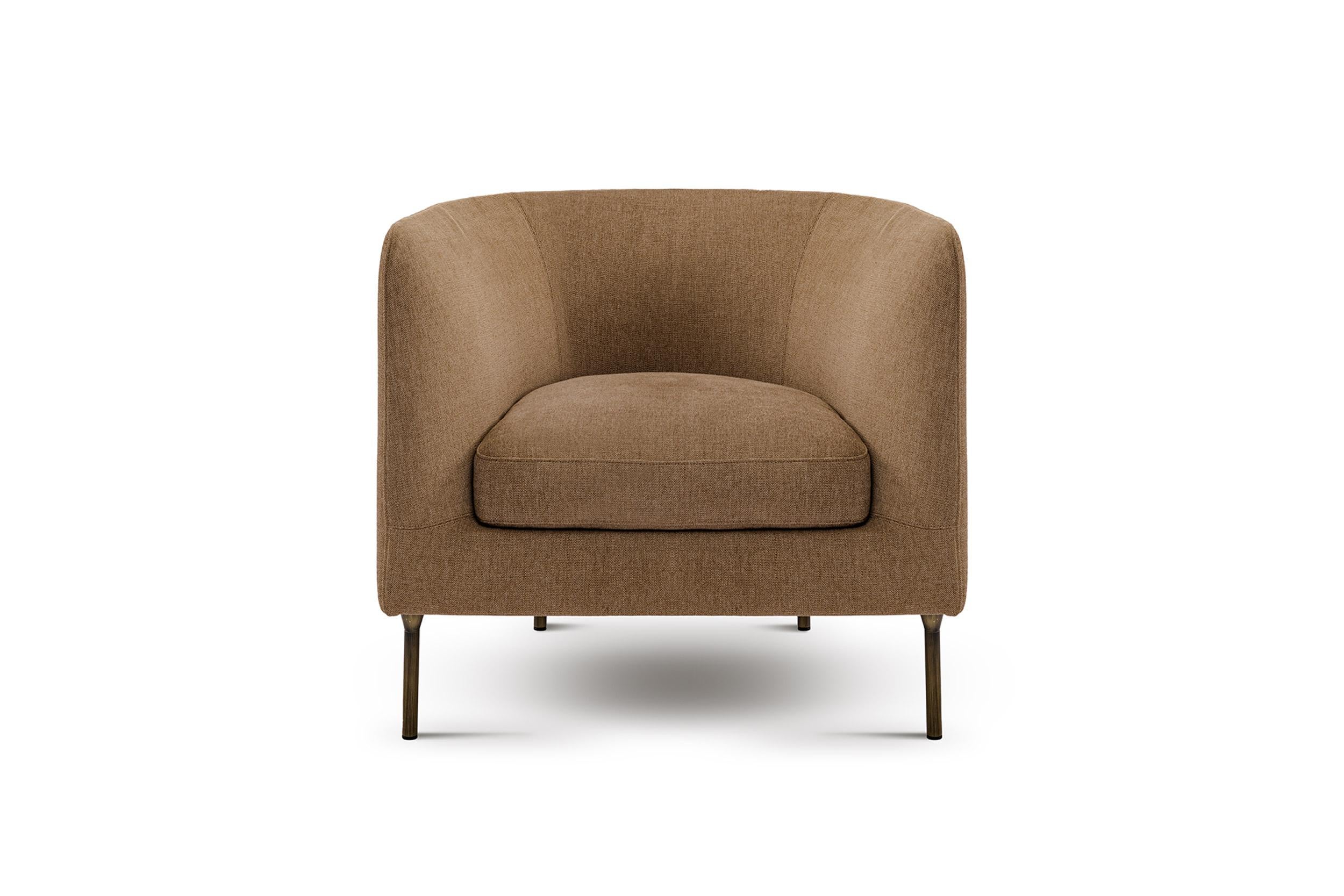 Featuring smooth surfaces and soft down-filled cushions the Delta is a fresh and young addition to the Bensen line. 
Delta is sculptural on its own yet versatile enough to work in any combined setting. 

The comfort of the Delta series is created