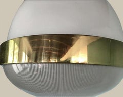 Lampada a sospensione Delta Grande in vetro e ottone di Sergio Mazza per Artemide, anni '60, coppia