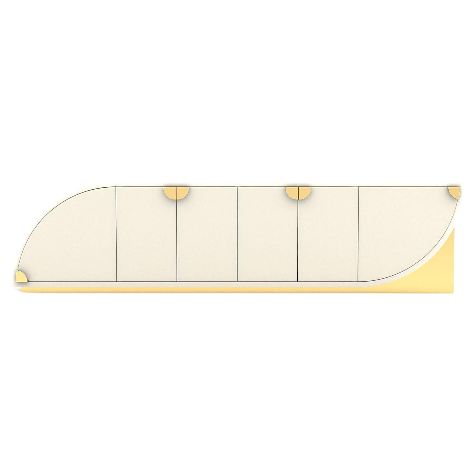 Delta Sideboard - Modernes Sideboard aus poliertem weißem Lack mit Messingdetails im Angebot