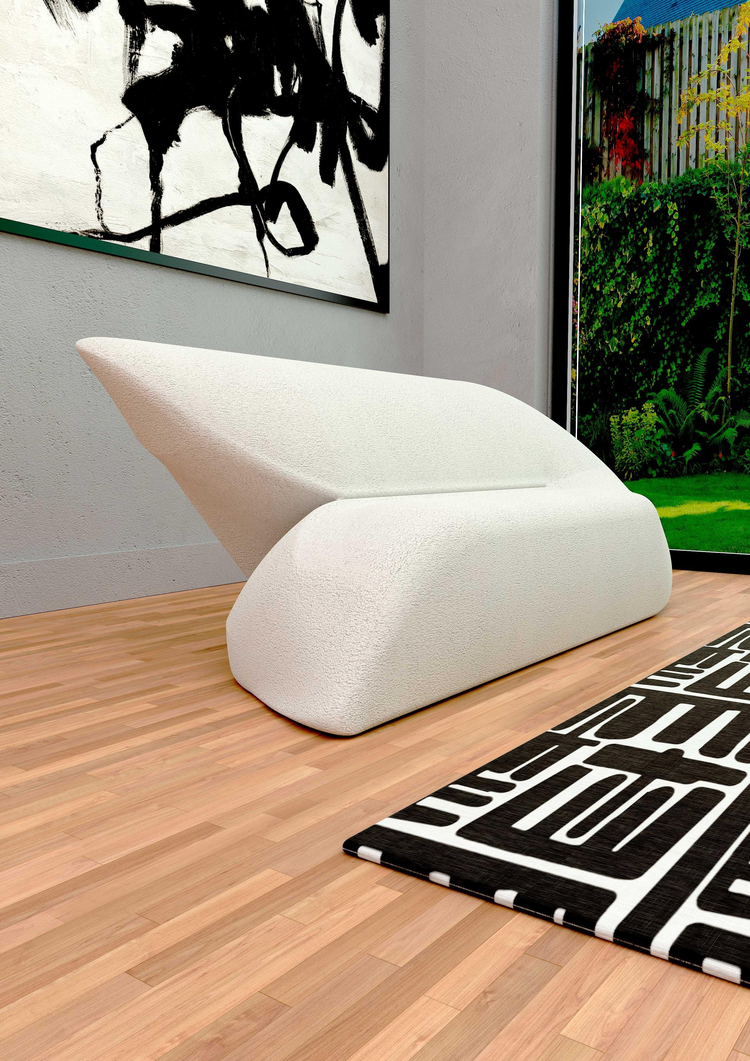Delta 2 und 3 Sitze Sofas - Moderne handgefertigte Sofas mit weißem Stoff gepolstert (Handgefertigt) im Angebot