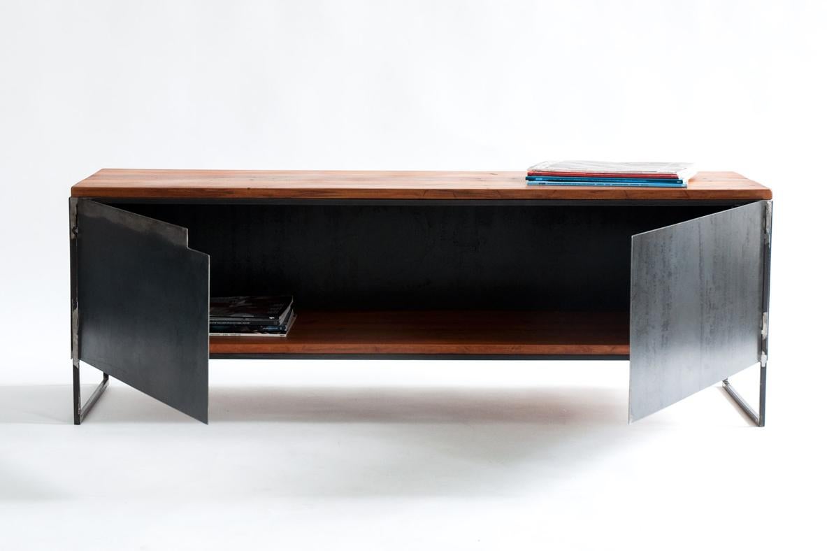 Nuova Zelanda Unità Delta in noce e acciaio laminato a caldo di Atelier A Jones in vendita