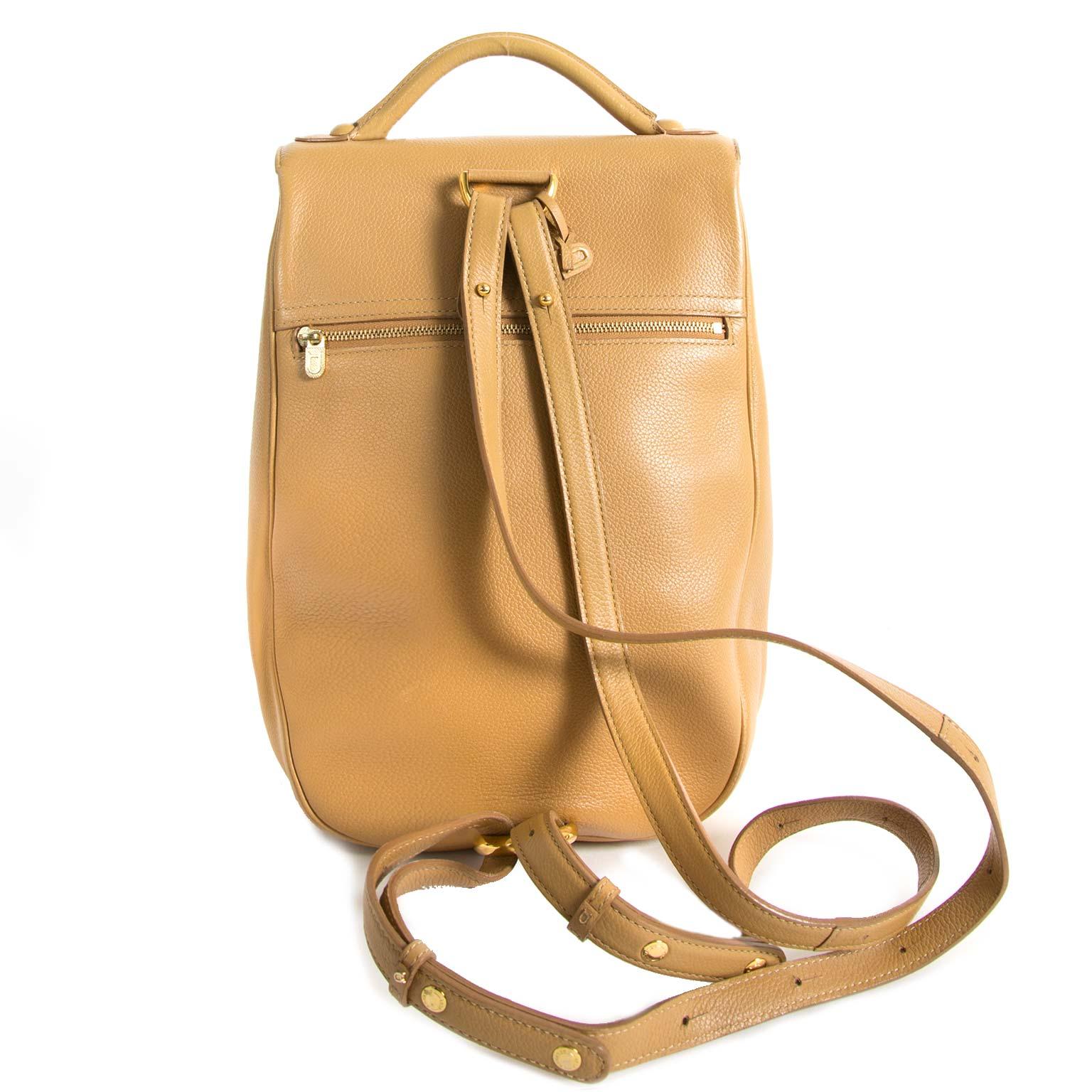 very good condition

Delvaux Beige Brillant Backpack

The Delvaux Brillant is one of the most iconic bags ever made. This backpack features all the trademark elements of the Brillant handbag, but is more easy going.
The backpack features beige