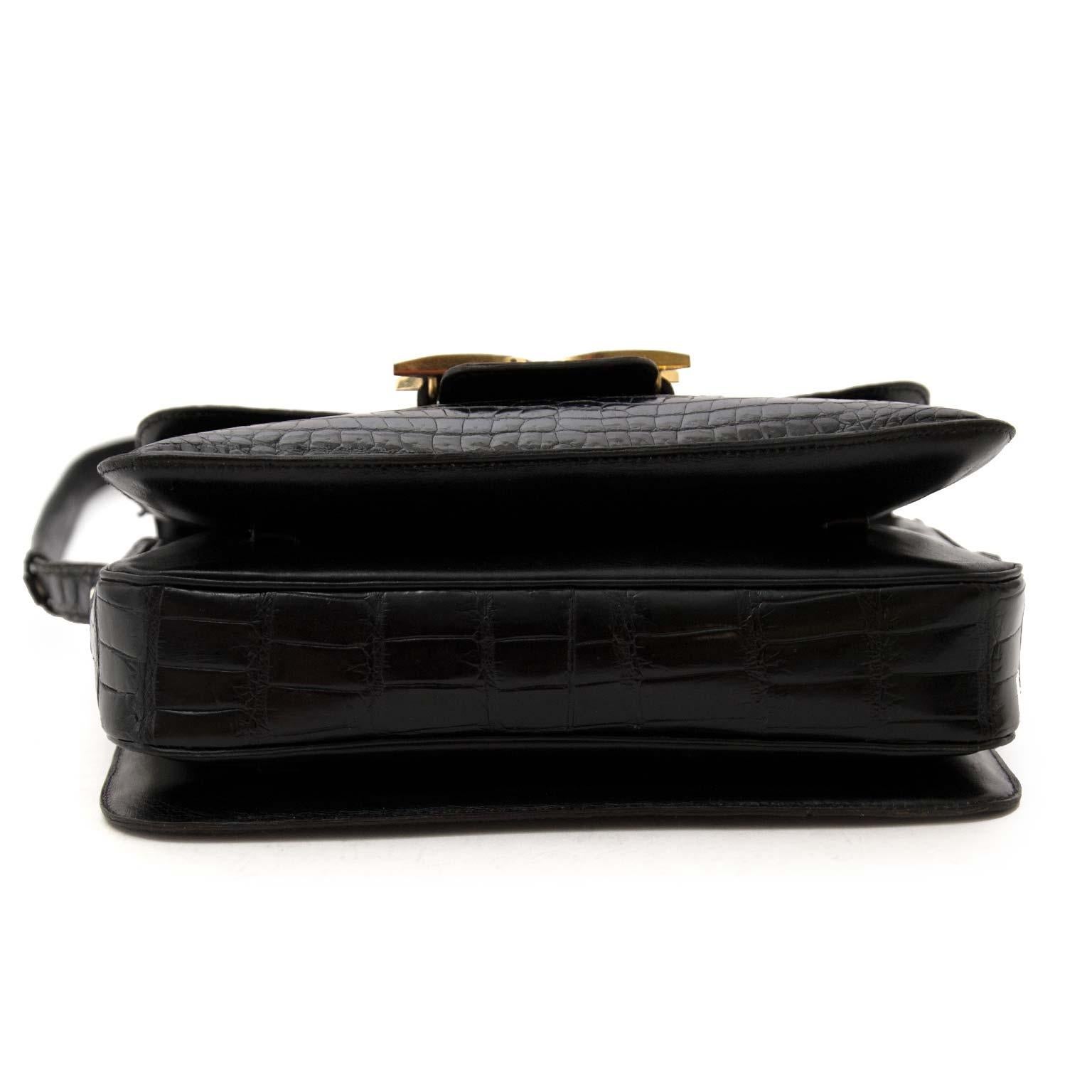 Delvaux - Sac à bandoulière Bourgogne en crocodile noir Bon état à Antwerp, BE