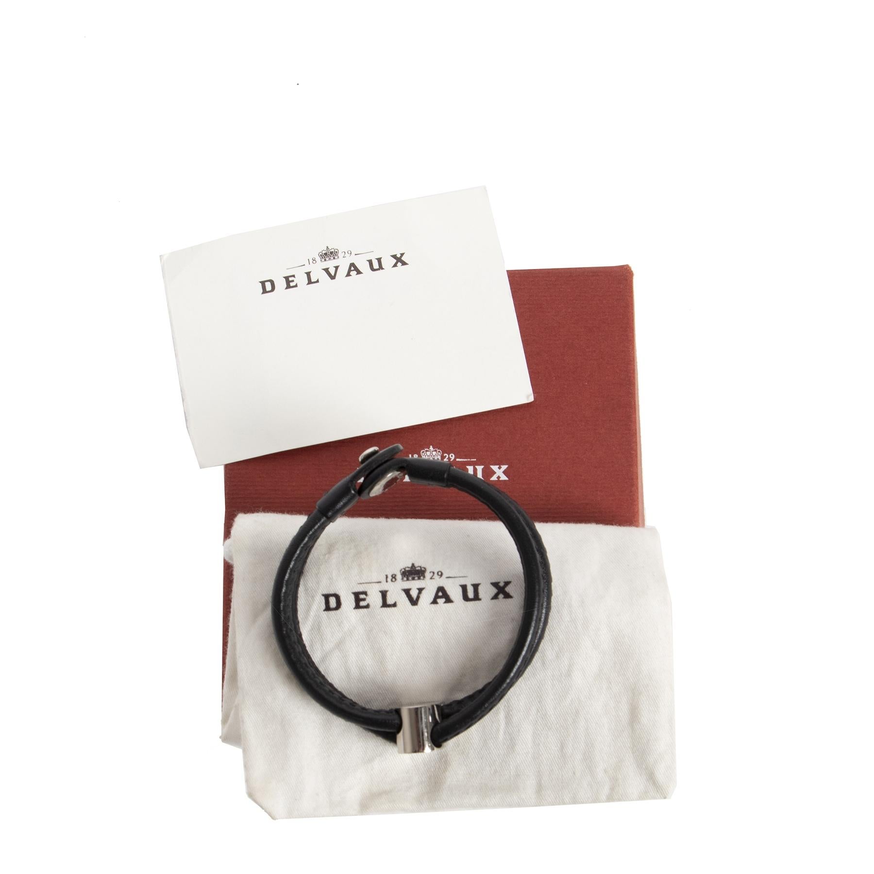 Very good preloved condition

Delvaux Black Leather Bracelet Silver D

This classic bracelet by Delvaux is crafted out of black leather and features the brands signature letter 