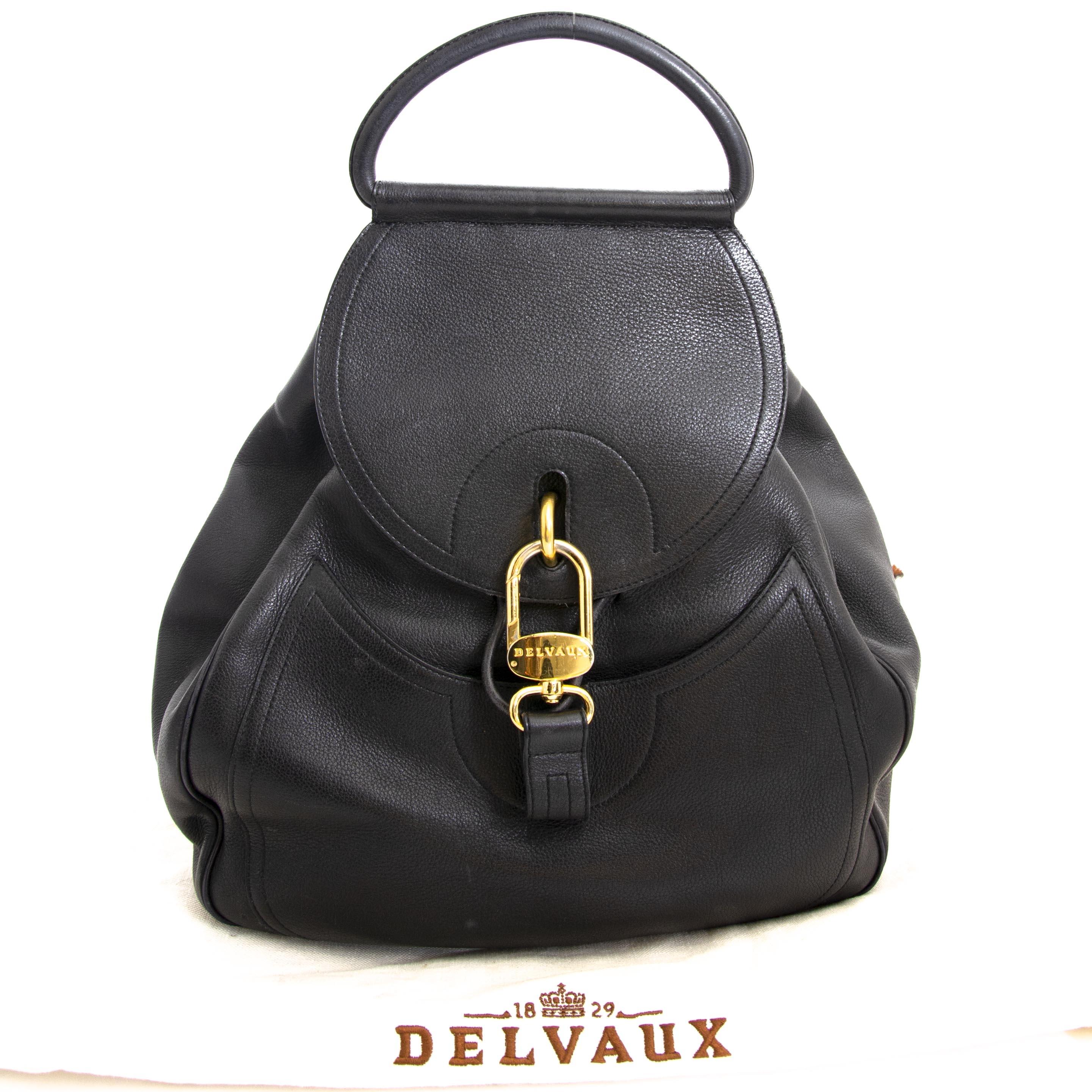 Good condition

Delvaux Black Lucifer GM Backpack

This super practical lucifer backpack is the perfect everyday bag. 
Travel handsfree in style wherever you go, with this all black Delvaux Leather Lucifer GM bag.
Safety first with the front clasp