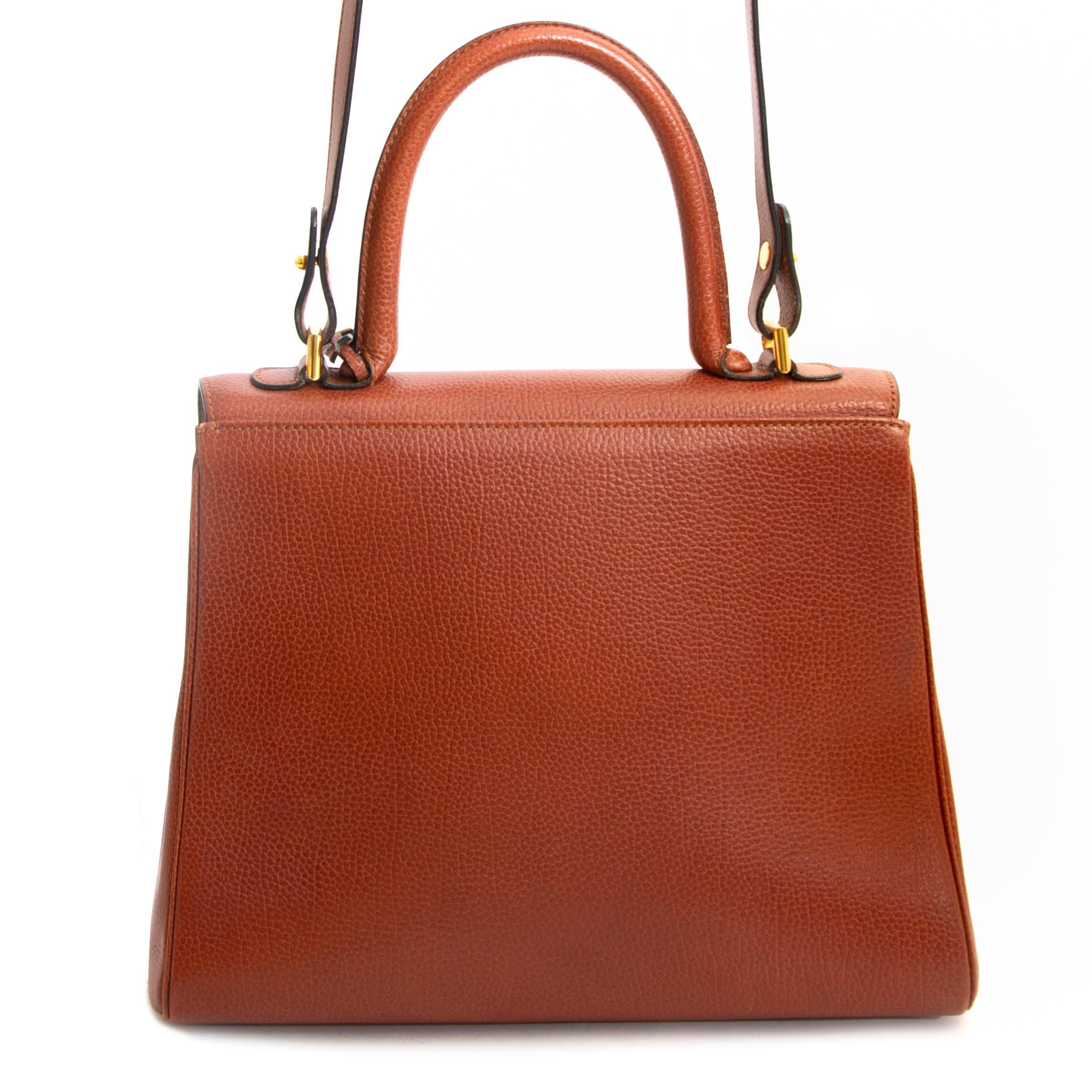 Very good condition

Delvaux Brillant Brown MM Bag

The Delvaux Brillant is hands down one of the most iconic bags ever designed.
This gorgeous exemplar is crafted in brown leather and features gold-toned hardware.
The bag has the iconic Brillant
