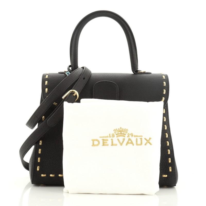 État : excellent. Rayures sur le matériel. 
Accessoires : Sac à poussière, charms, miroir, avec sangle 
Dimensions : Poignée de 5