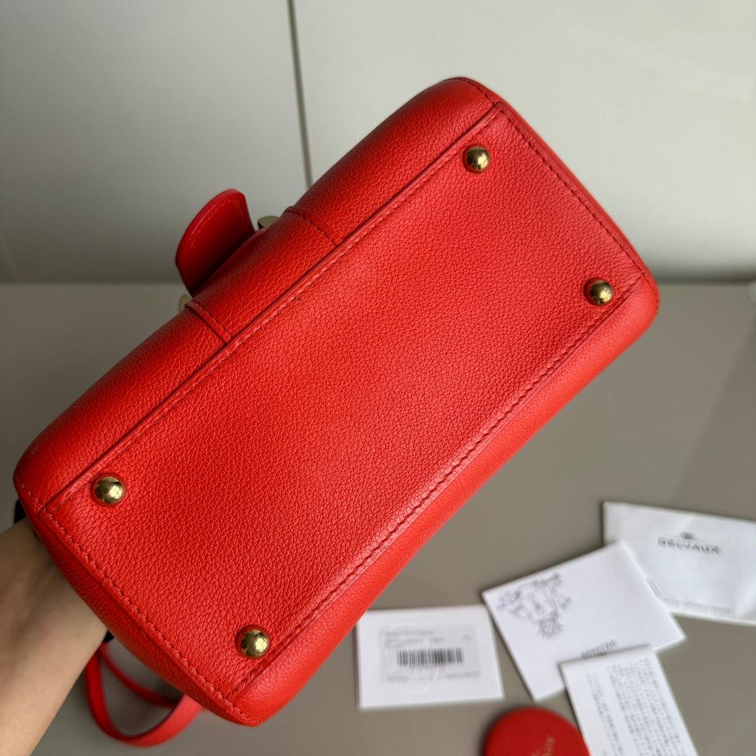 Delvaux Brilliant Mini Bright Red Calfskin Leather Crossbody Bag In Excellent Condition In AUBERVILLIERS, FR