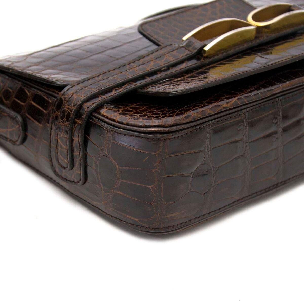 Delvaux Brown Croco Shoulder Bag In Excellent Condition In Antwerp, BE