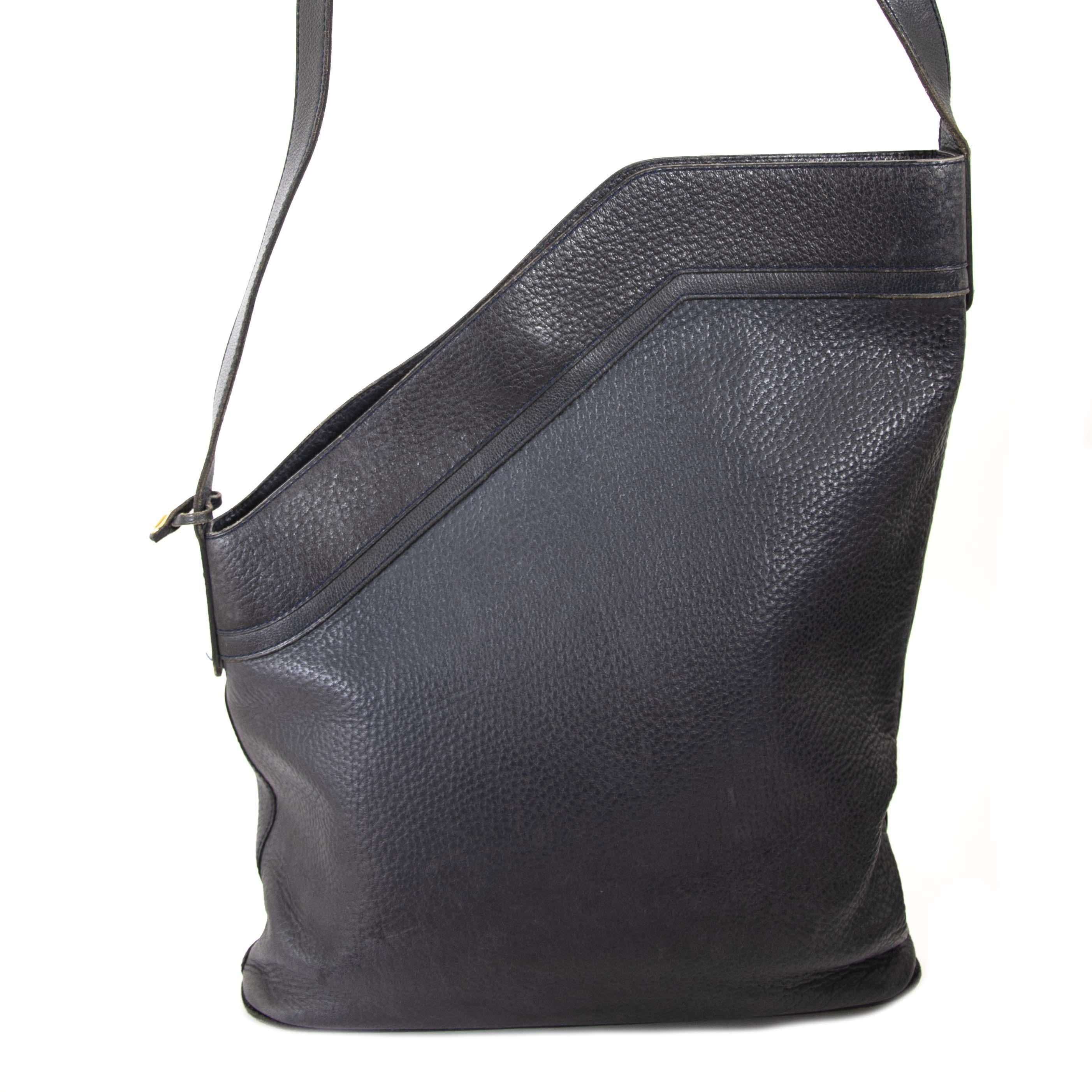 Delvaux Dark Blue 'D' Shoulder Bag Bon état à Antwerp, BE