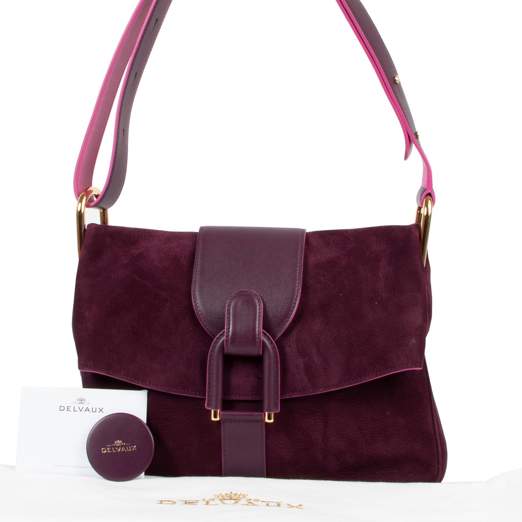 Delvaux Lila Nubuk Givry Umhängetasche

Was für eine Schönheit diese Delvaux Givry Tasche! Wenn Sie mit dieser Tasche über die Straße stolzieren, werden sich einige Leute nach Ihnen umdrehen. 

Aus wunderschönem lilafarbenem Nubukleder gefertigt und