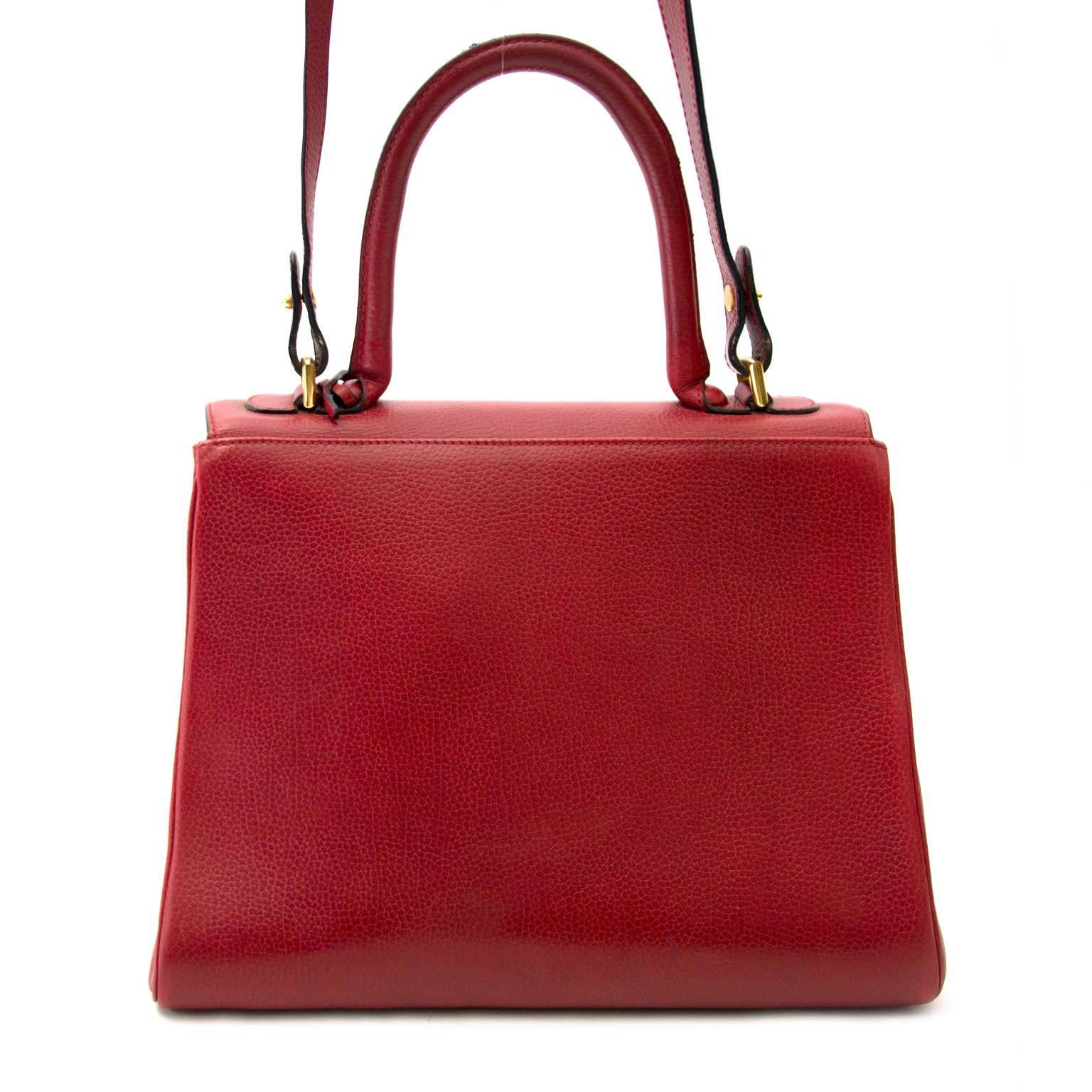 Very Good Conditoin


Delvaux Red Brillant MM + Strap

This beauty just came back from the spa treatment.
The Brilliant is the icon of the house Delvaux.
This classy Brilliant comes in a vibrant red, which makes this bag even more special.
The bag