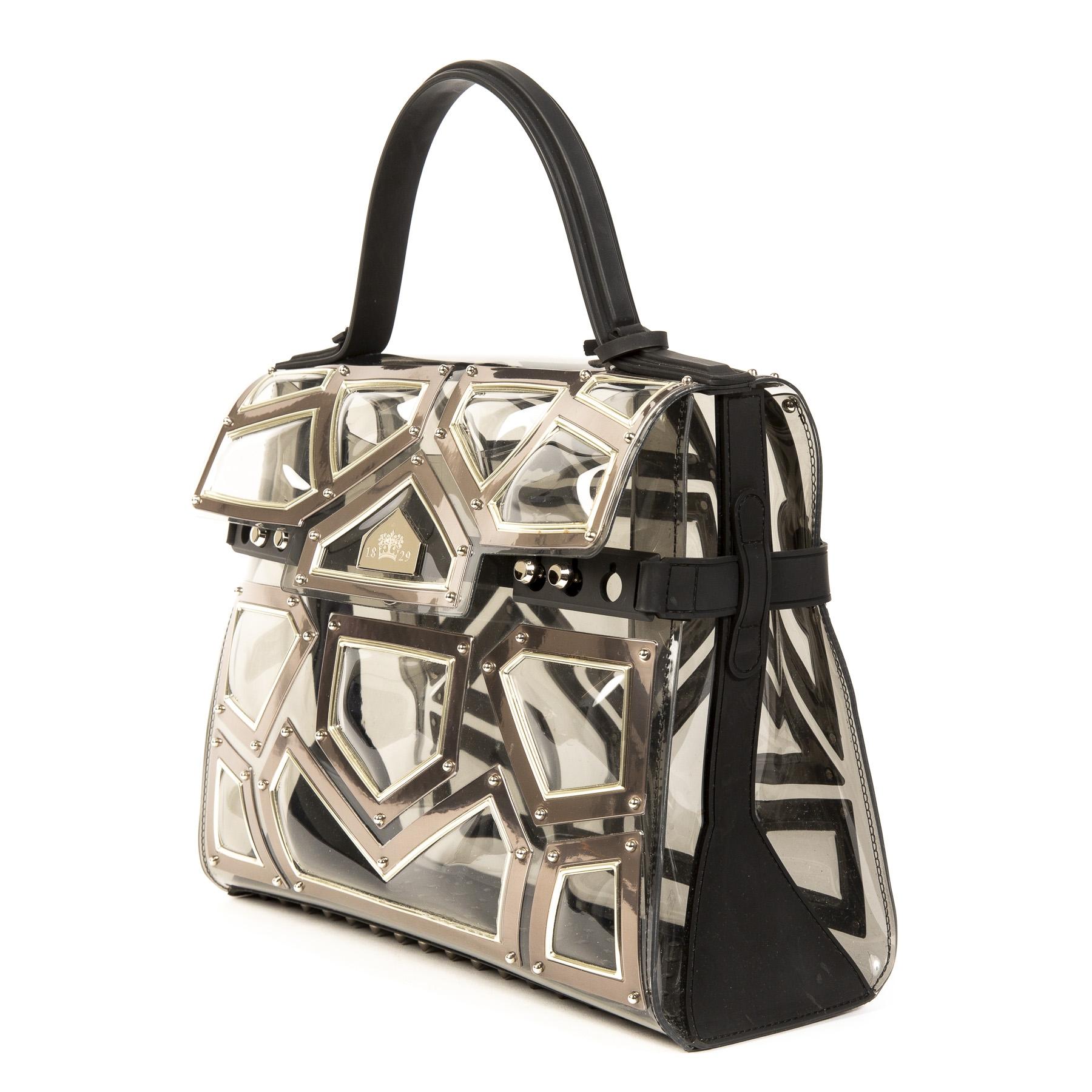 Limited Edition

Delvaux Tempête Le Gladiator Limited Edition

This Tempête Gladiator was constructed with 15 moulds of differently sized scales which took an entire year to develop and perfect. The result is a sturdy looking bag, with a shell-like