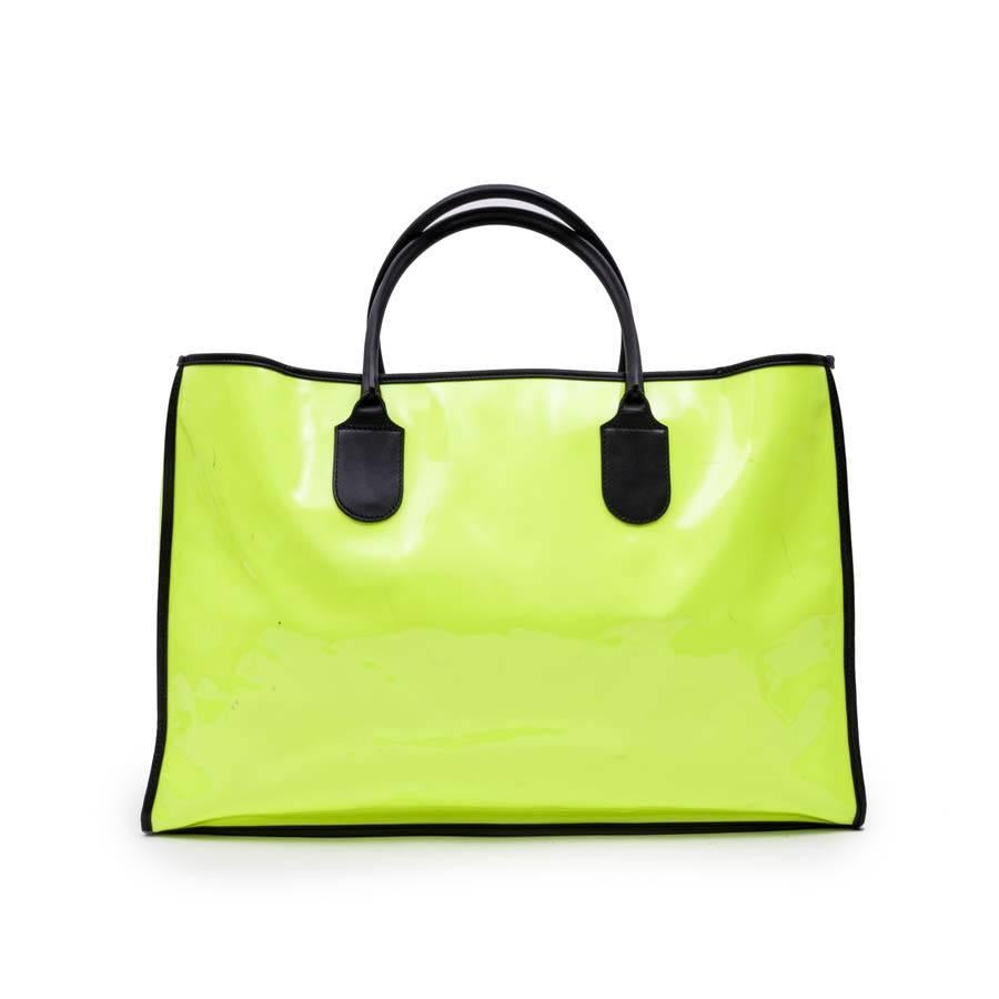DELVAUX Tote Bag in Yellow Fluorescent Patent Canvas In Good Condition In Paris, FR