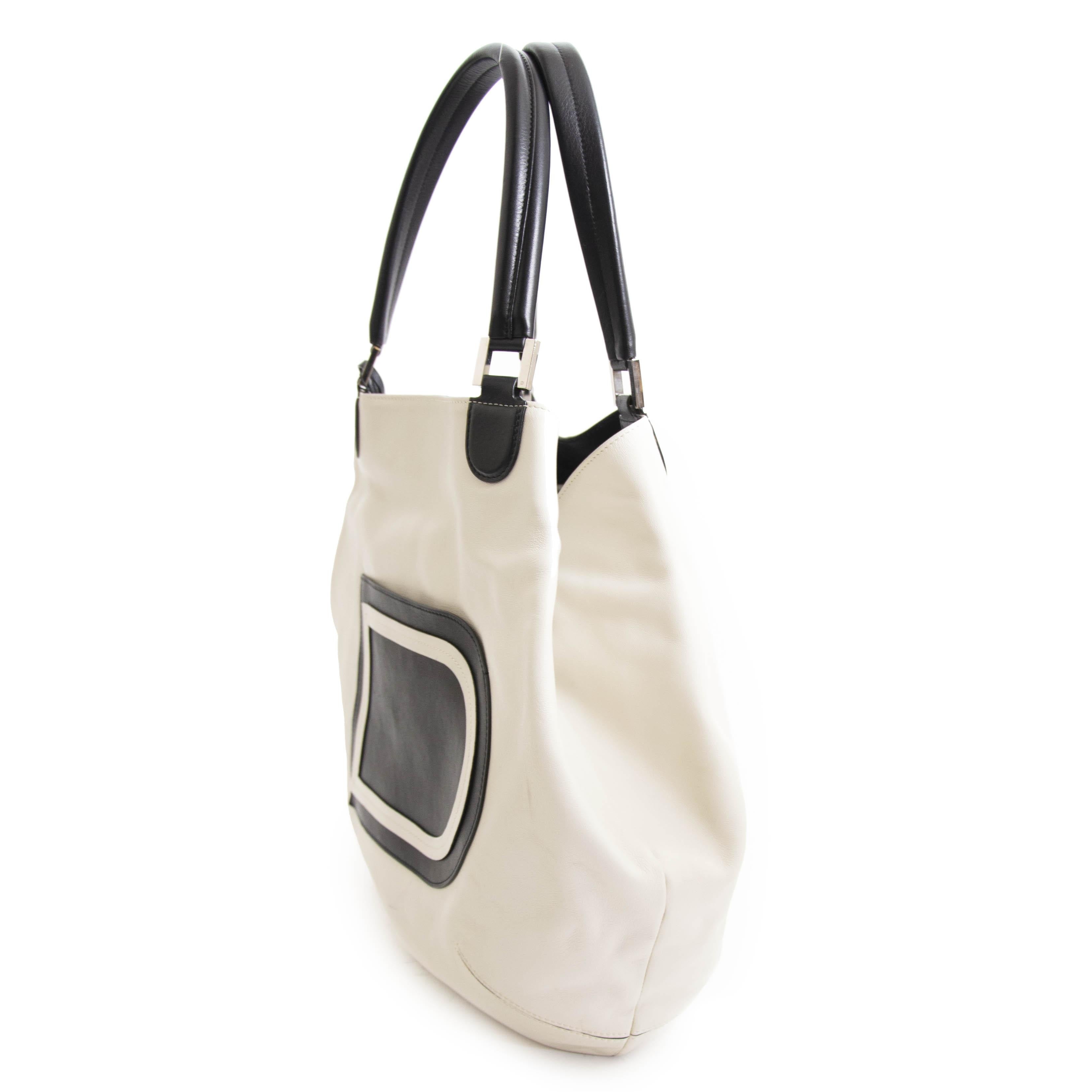 Delvaux White Louise Shoulder Bag In Good Condition In Antwerp, BE