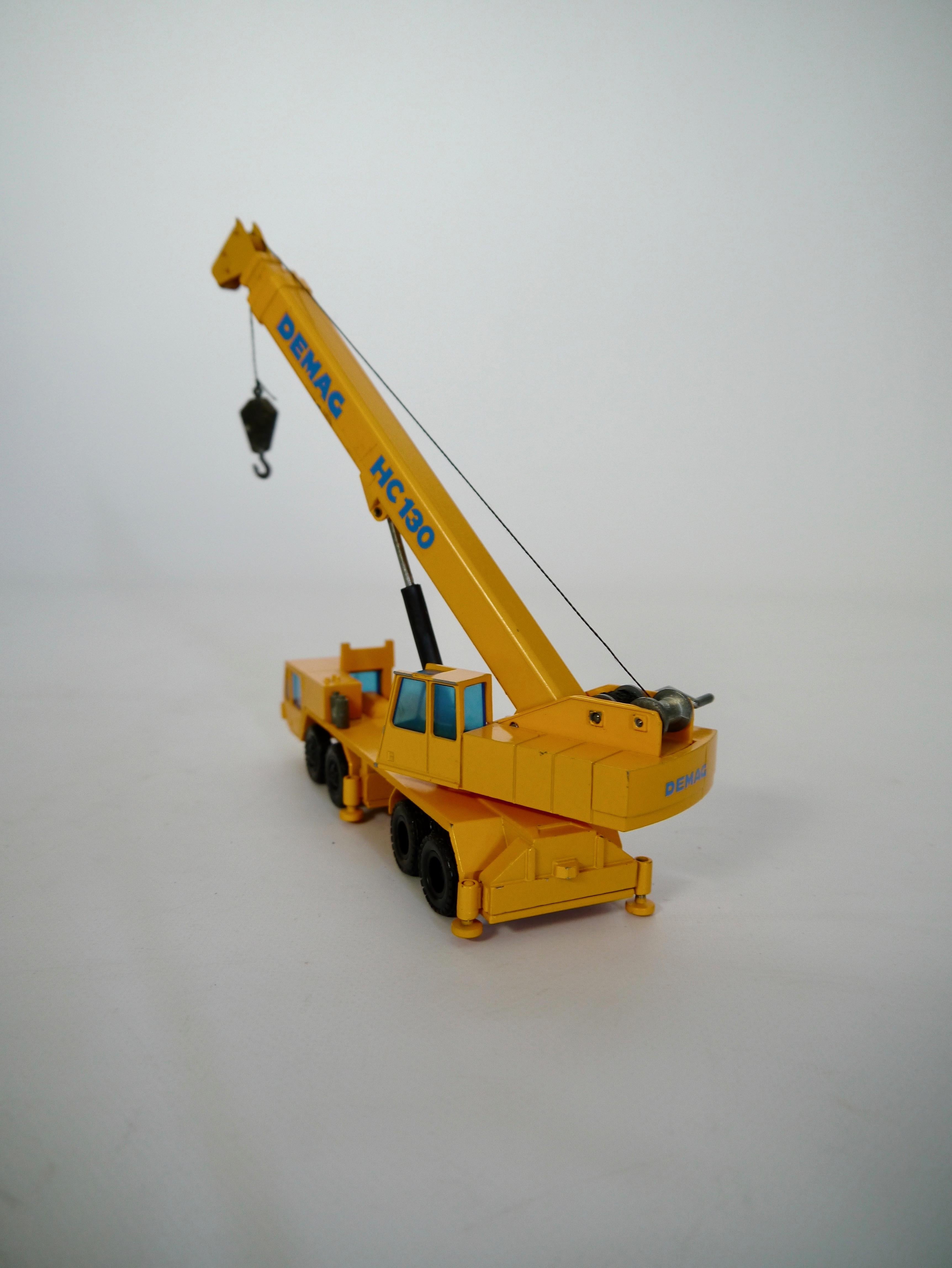 DEMAG Die Cast Miniature Crane Truck from NZG, West Germany, 1970s In Good Condition For Sale In Barcelona, ES