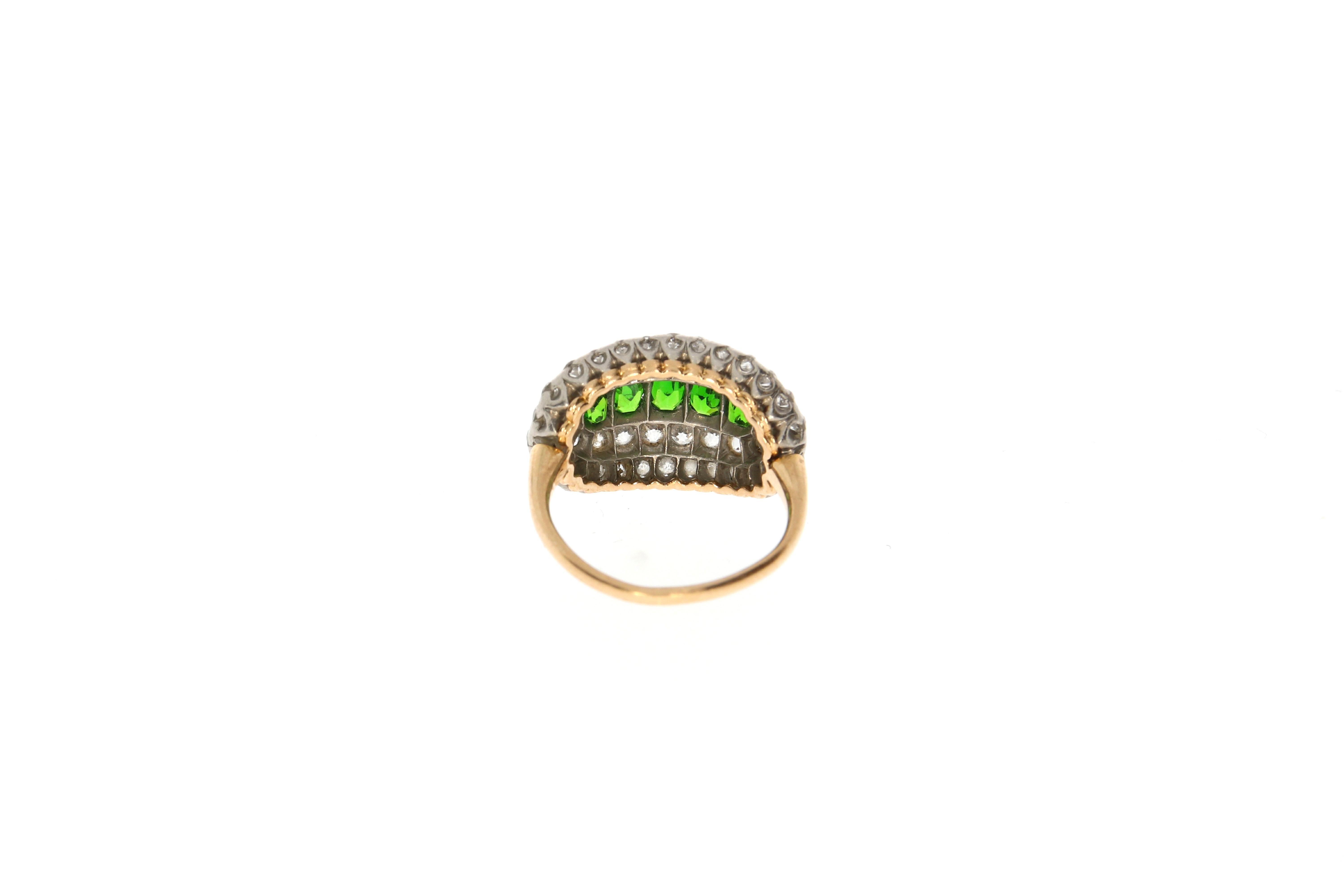 Demantoid and Diamond Platinum Yellow Gold Ring, circa 1900 In Excellent Condition For Sale In Munich, DE