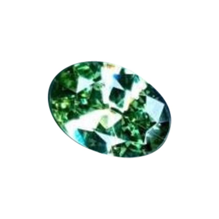 Granate Demantoide, 0,75 cts 
Gema Demantoide
 Granate Demantoide de Madagascar
Granate Demantoide Verde, Granate Demantoide CERTIFICADO, Talla Excelente.

tamaño 6,90 x 4,80 x 2,80 mm
Color muy muy bonito   

Los granates demantoides son bastante